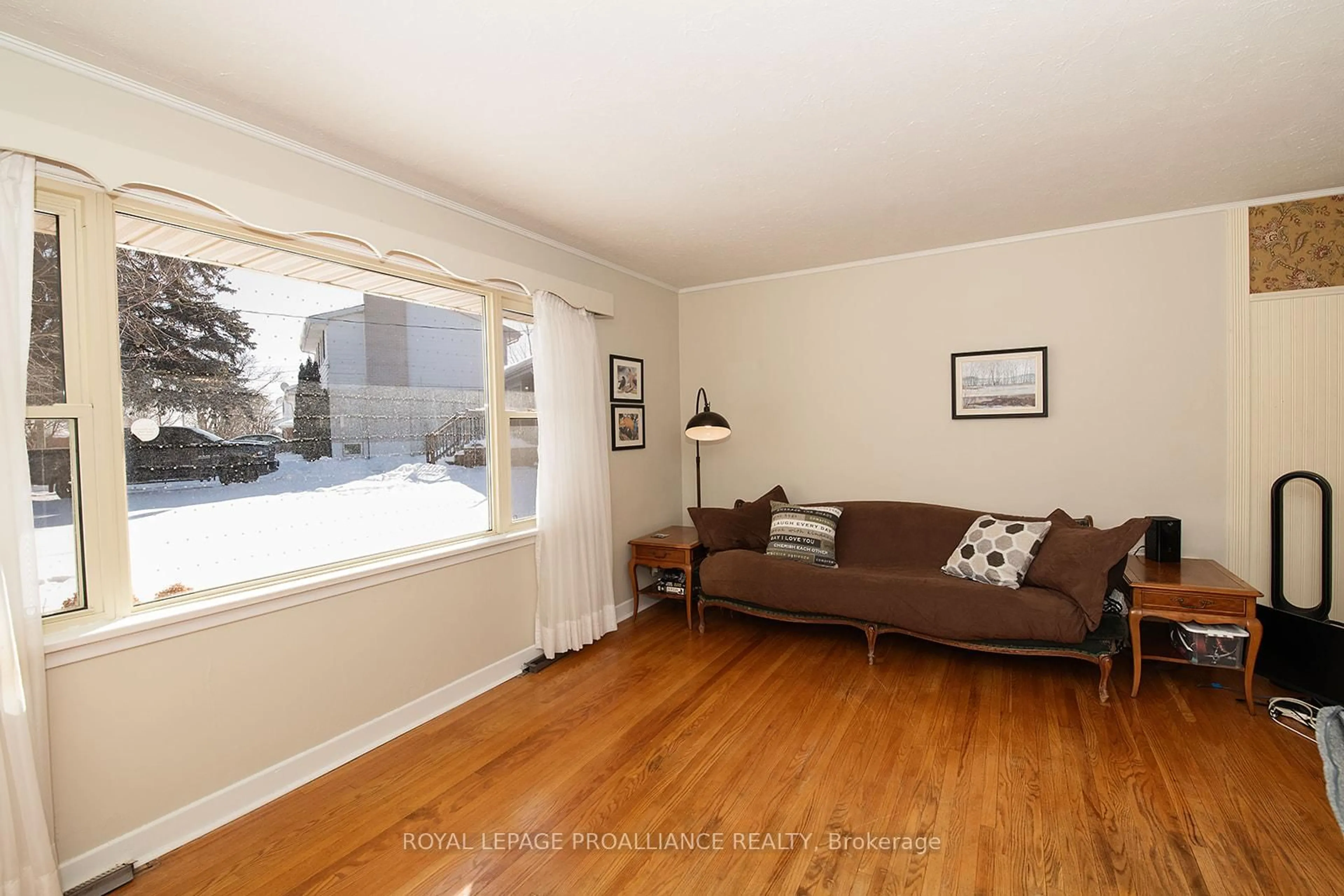 Living room with furniture, unknown for 26 Plaza Sq, Belleville Ontario K8N 4J3