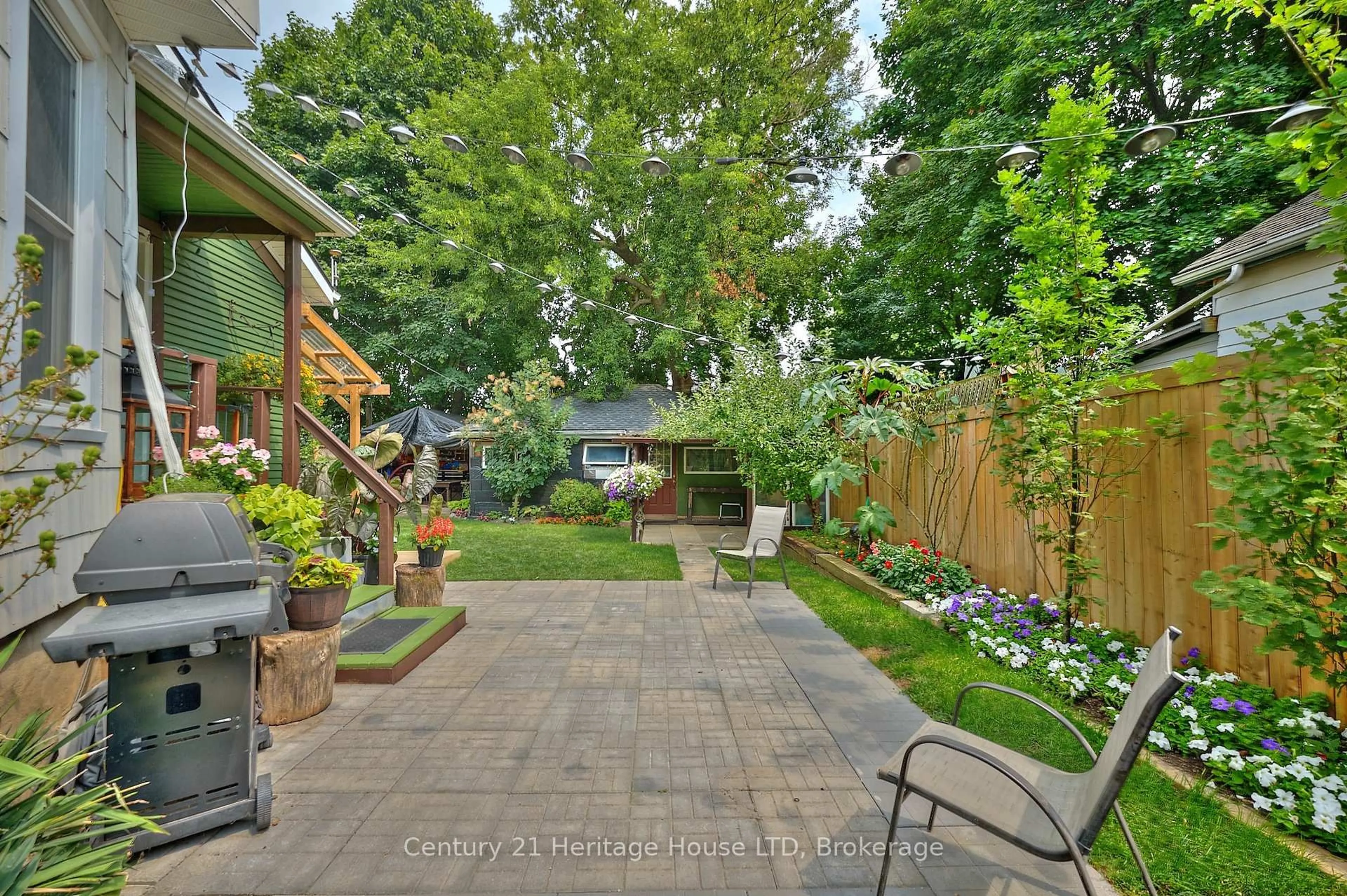 Patio, street for 5086 Hutton Ave, Niagara Falls Ontario L2E 3X4