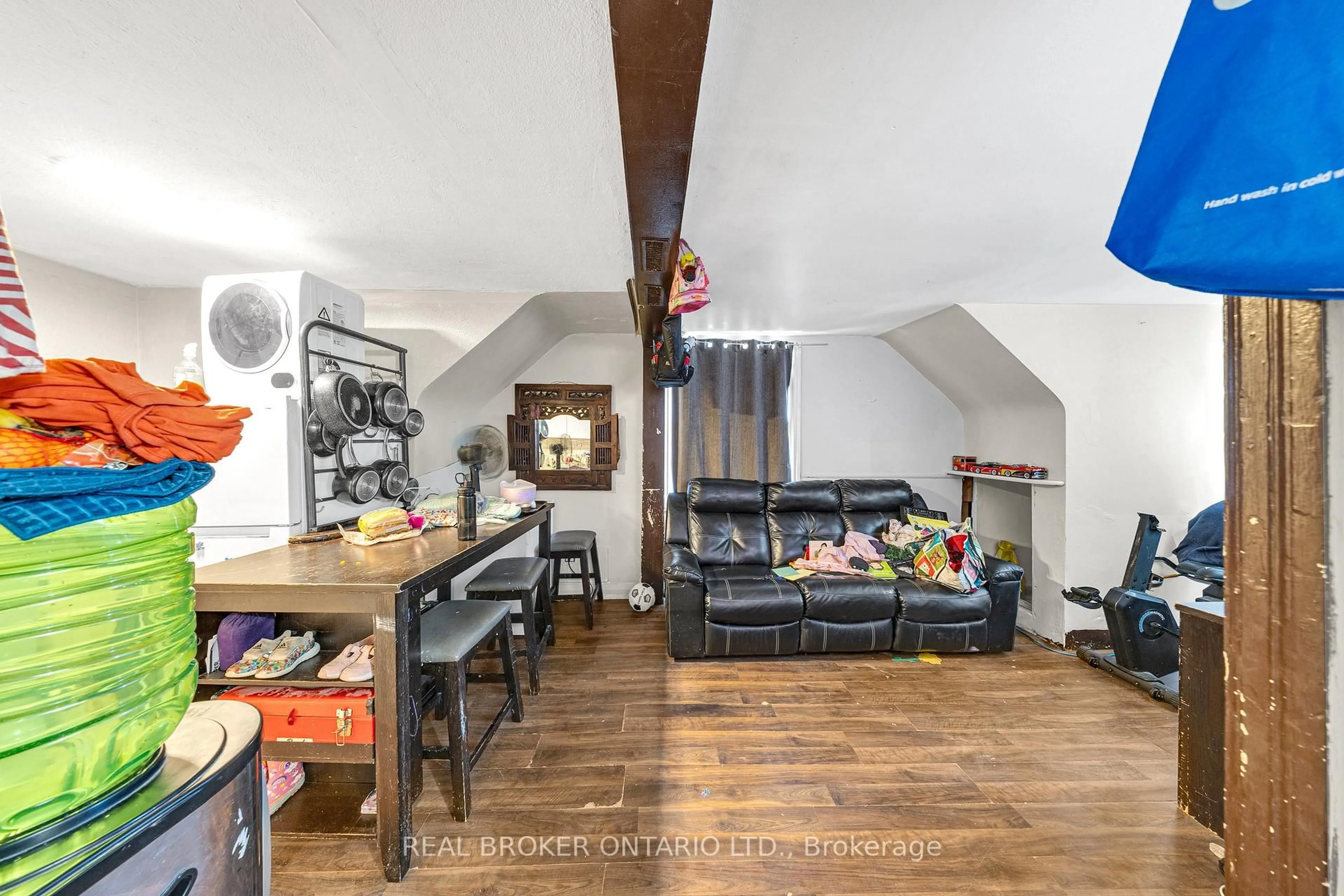 Unknown for 710 Cameron St, Peterborough Ontario K9J 3Z8