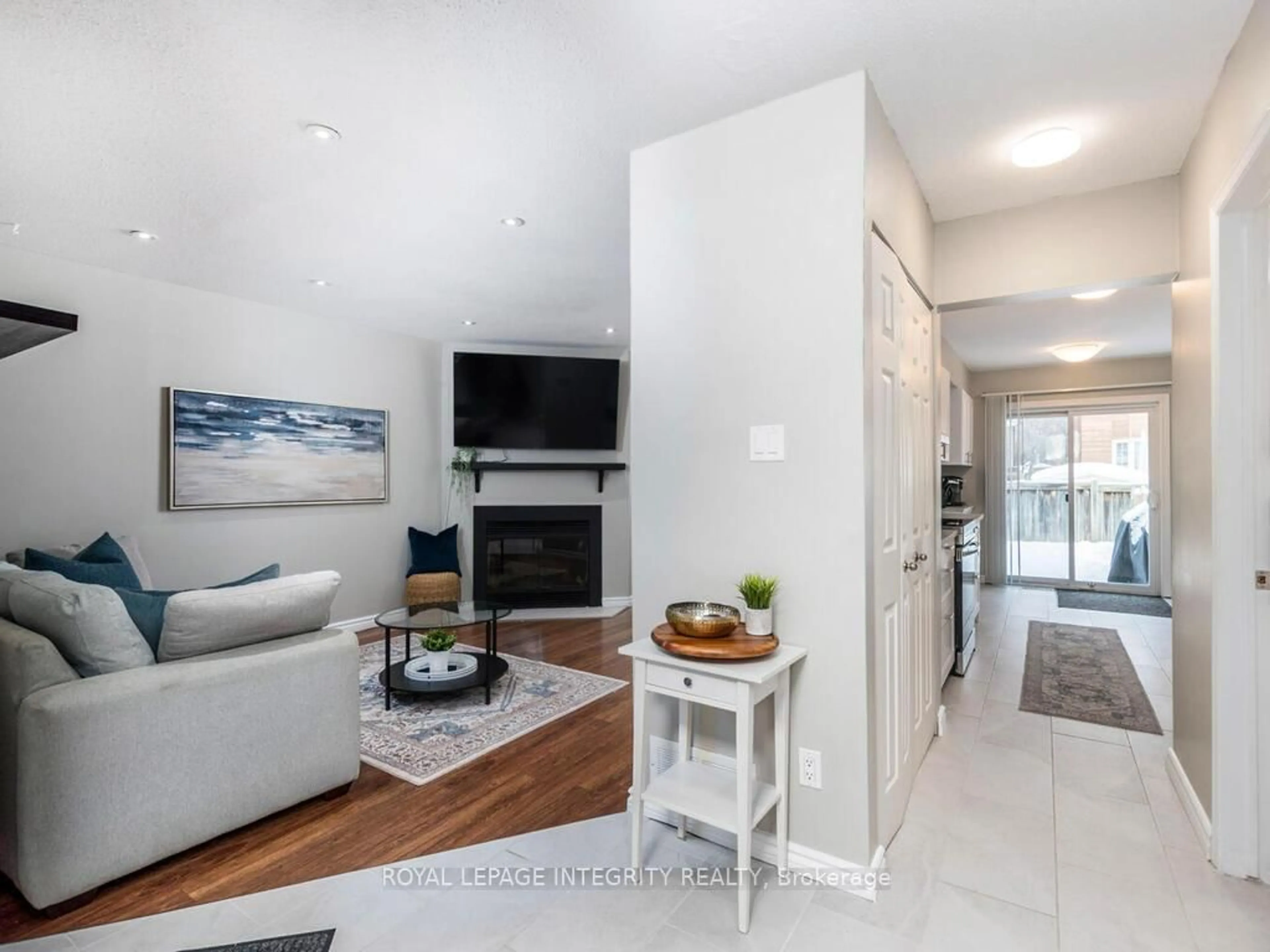 Living room with furniture, unknown for 90 Waterton Cres, Ottawa Ontario K2M 1Y5