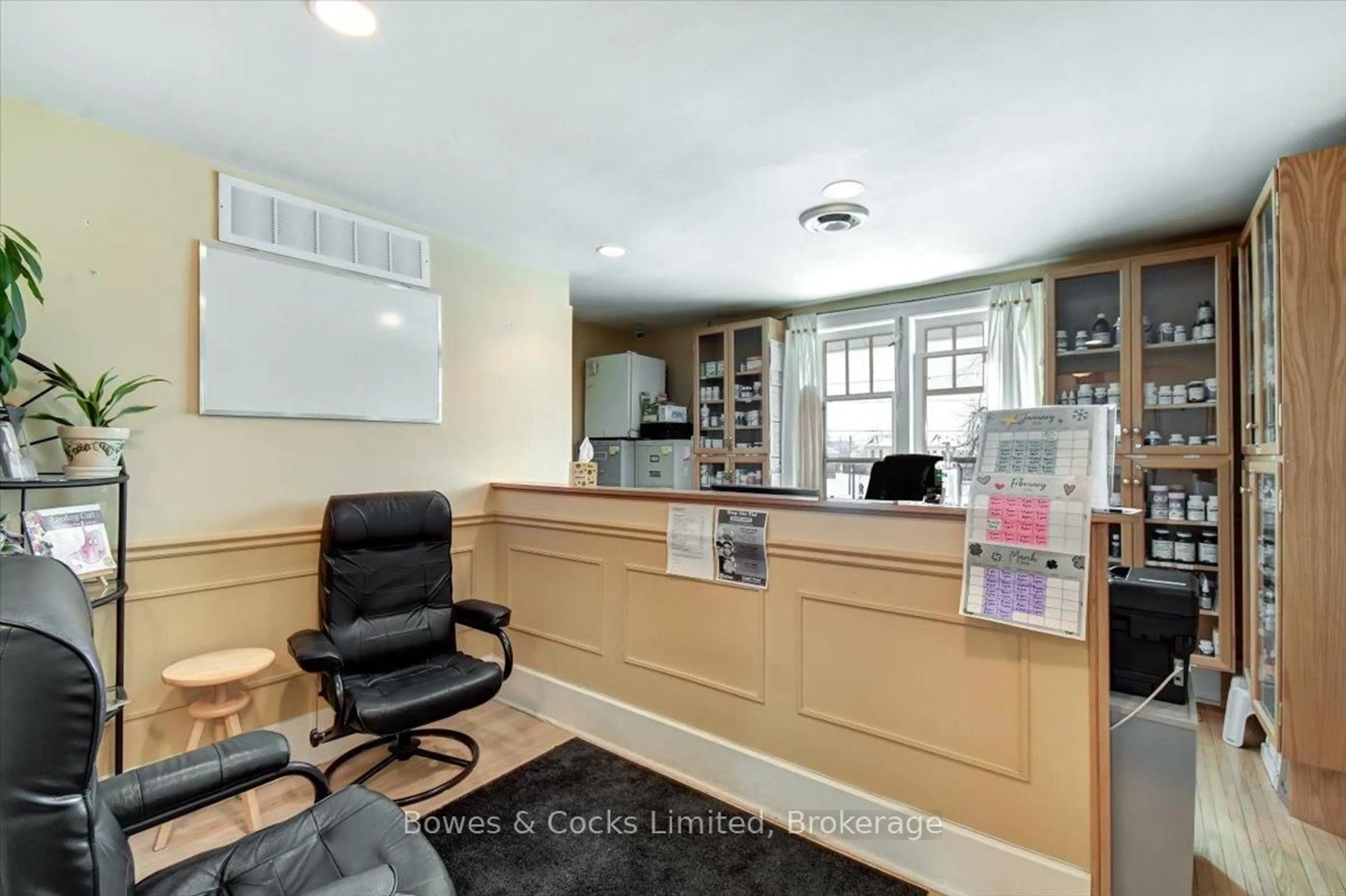 Unknown for 339-341 Reid St, Peterborough Ontario K9H 4G3