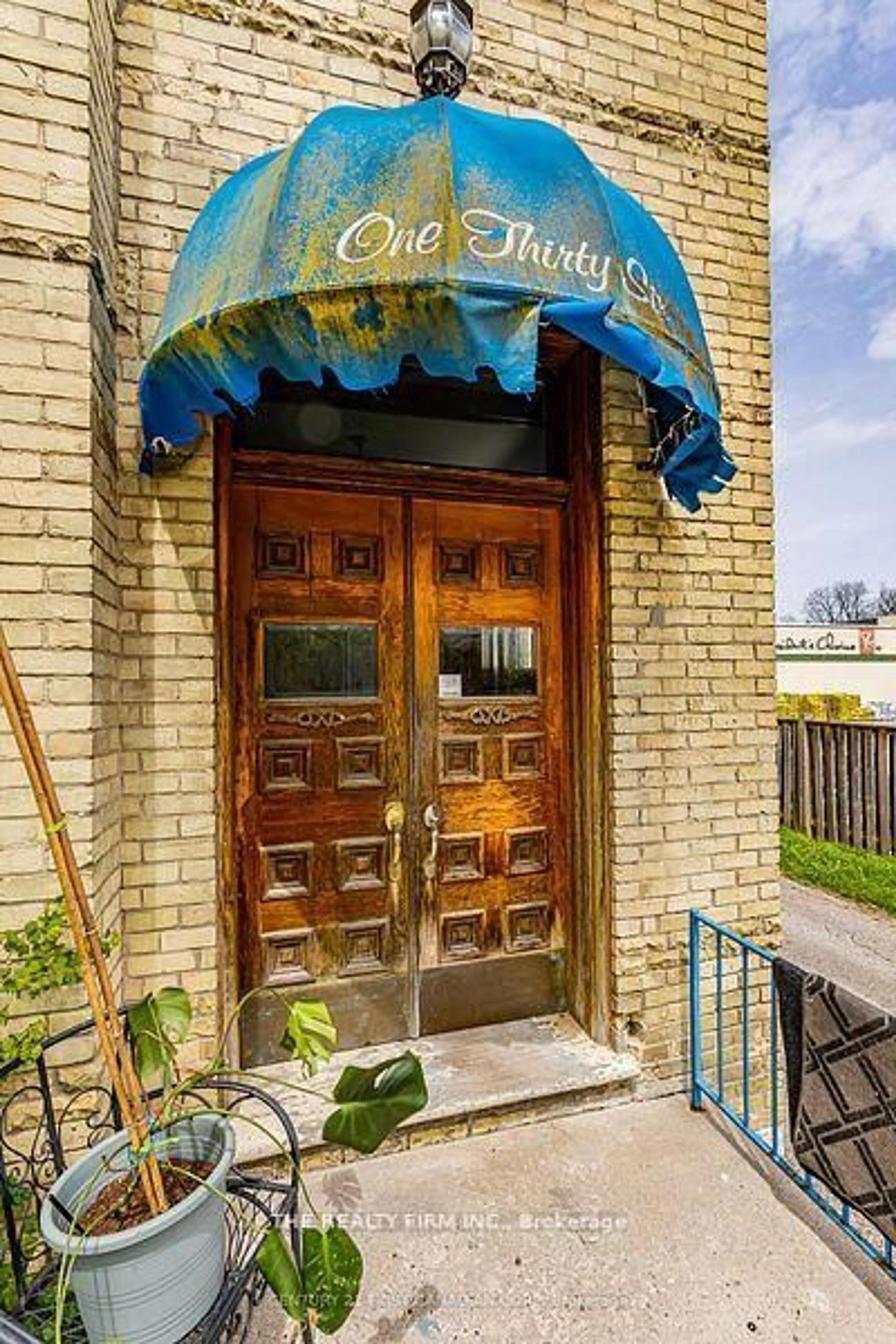 Patio, street for 136 Elmwood Ave, London South Ontario N6C 1J6