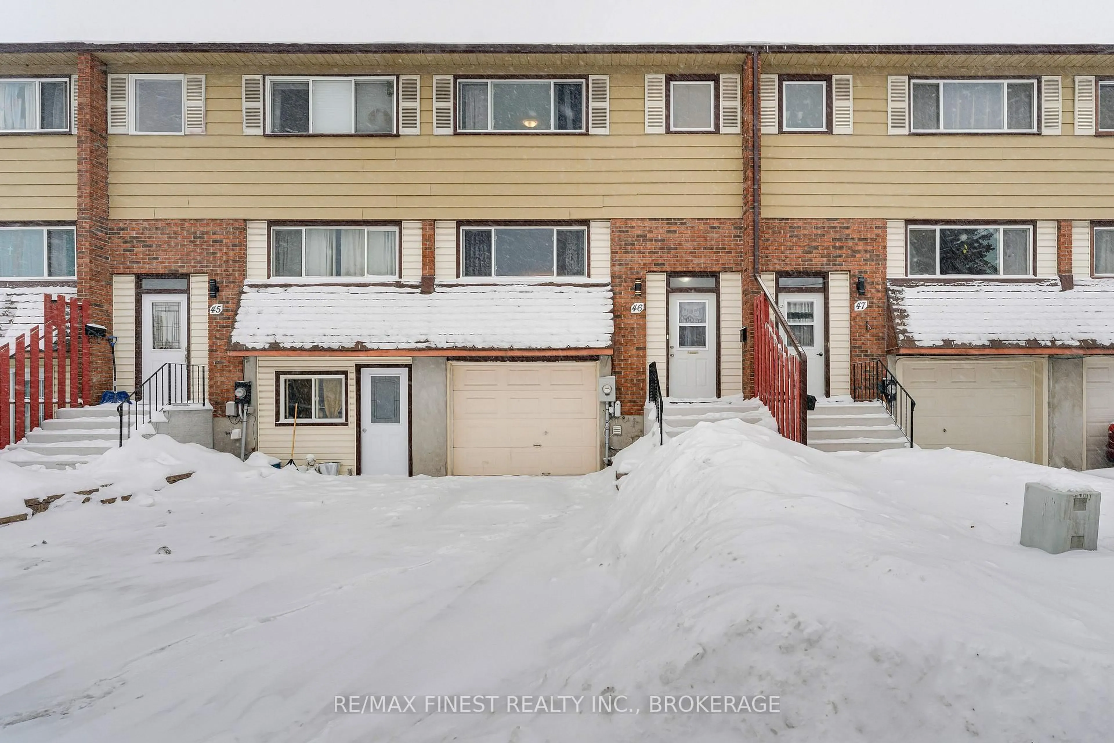 A pic from outside/outdoor area/front of a property/back of a property/a pic from drone, street for 46 Meadow Lane #46, Greater Napanee Ontario K7R 3R8