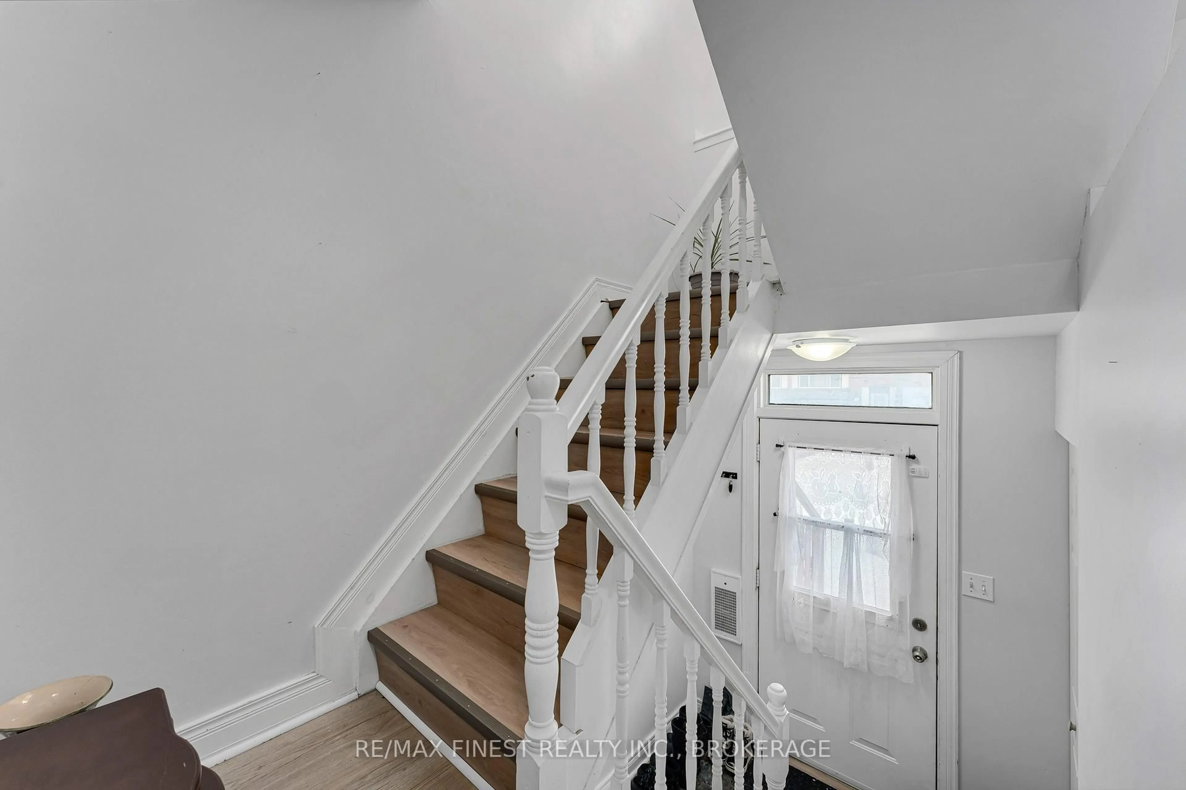 Stairs for 46 Meadow Lane #46, Greater Napanee Ontario K7R 3R8