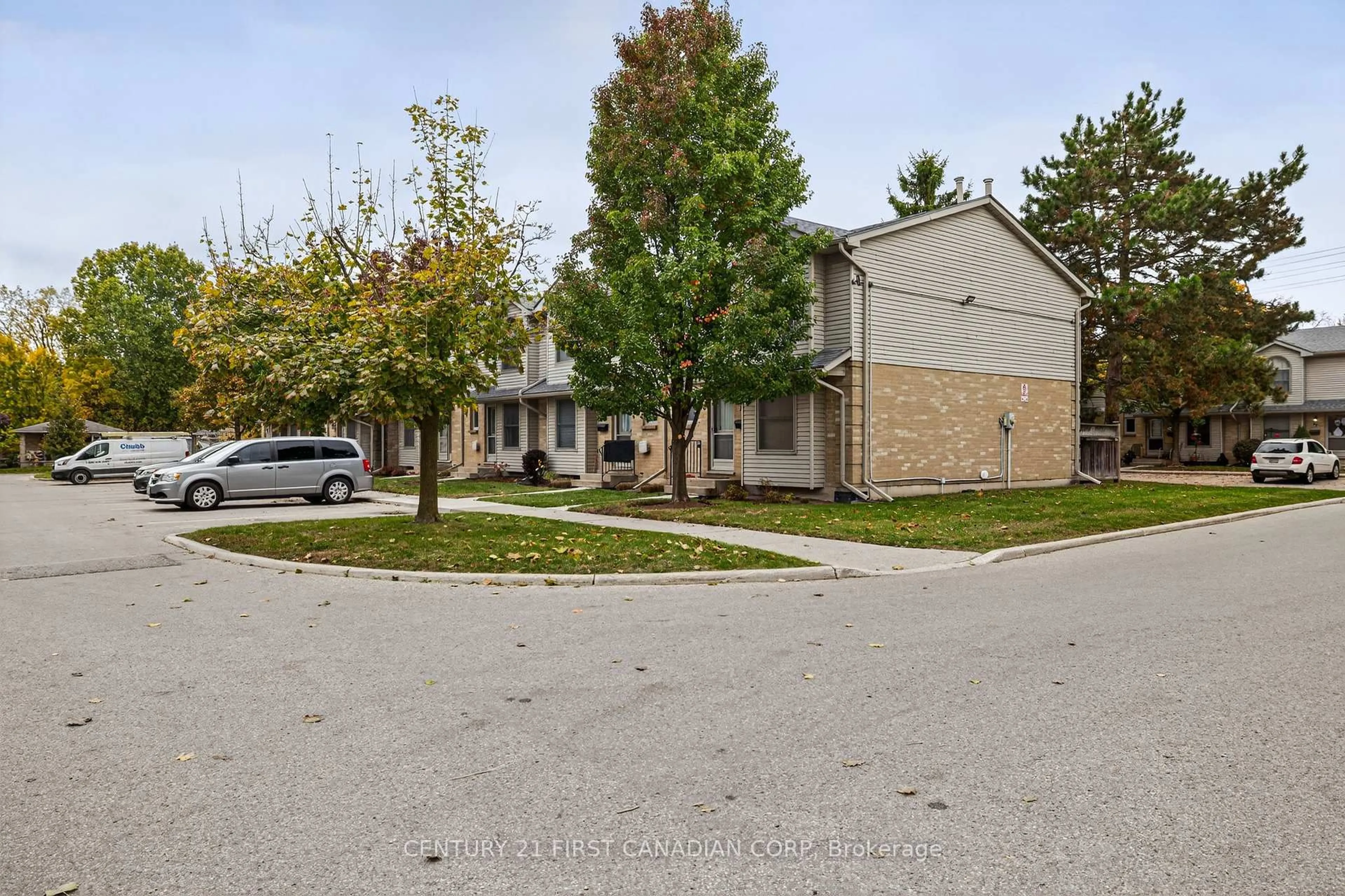 Unknown for 141 Condor Crt #11, London East Ontario N5W 6A1