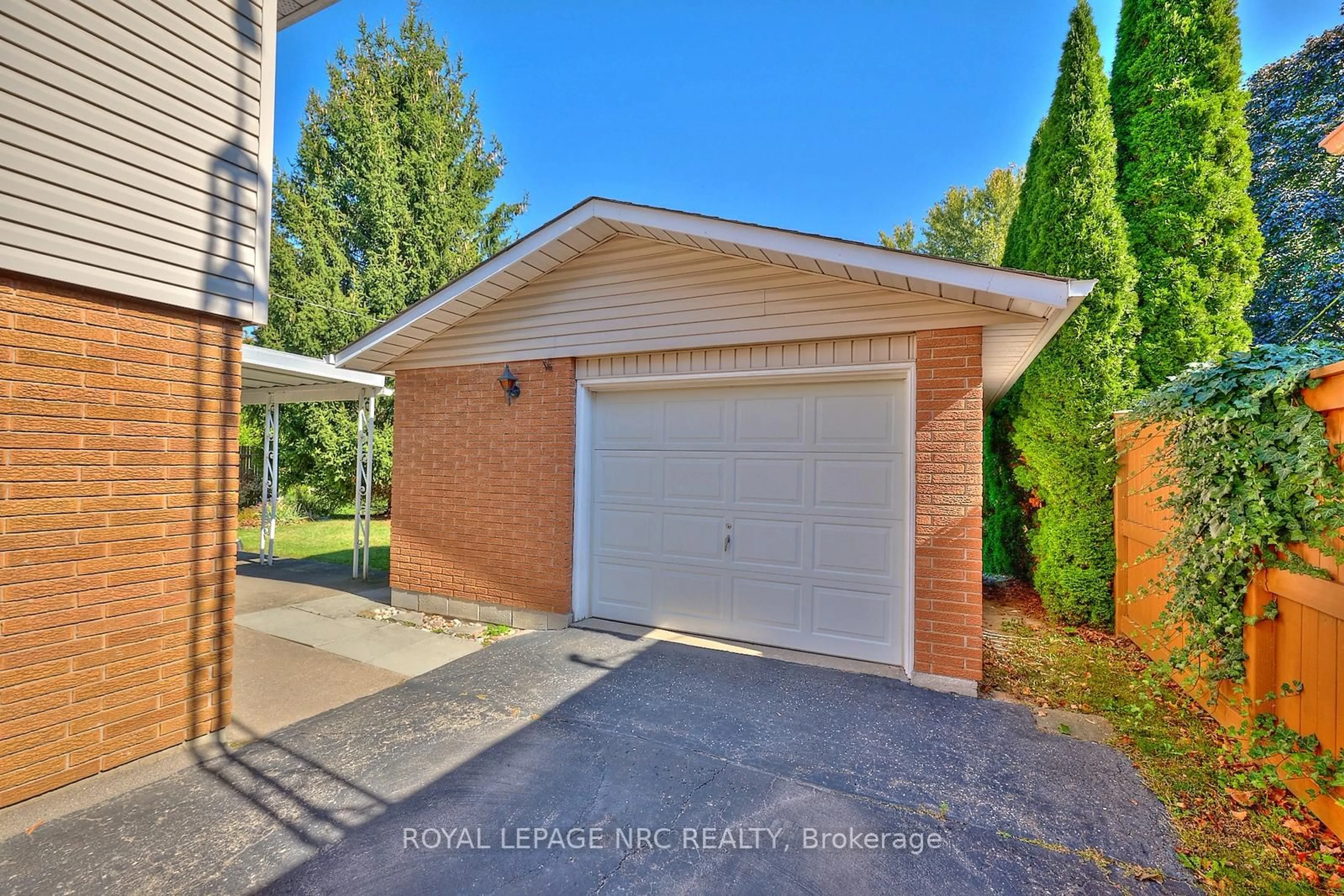 Home with brick exterior material, street for 8 La Salle Dr, St. Catharines Ontario L2M 2E4
