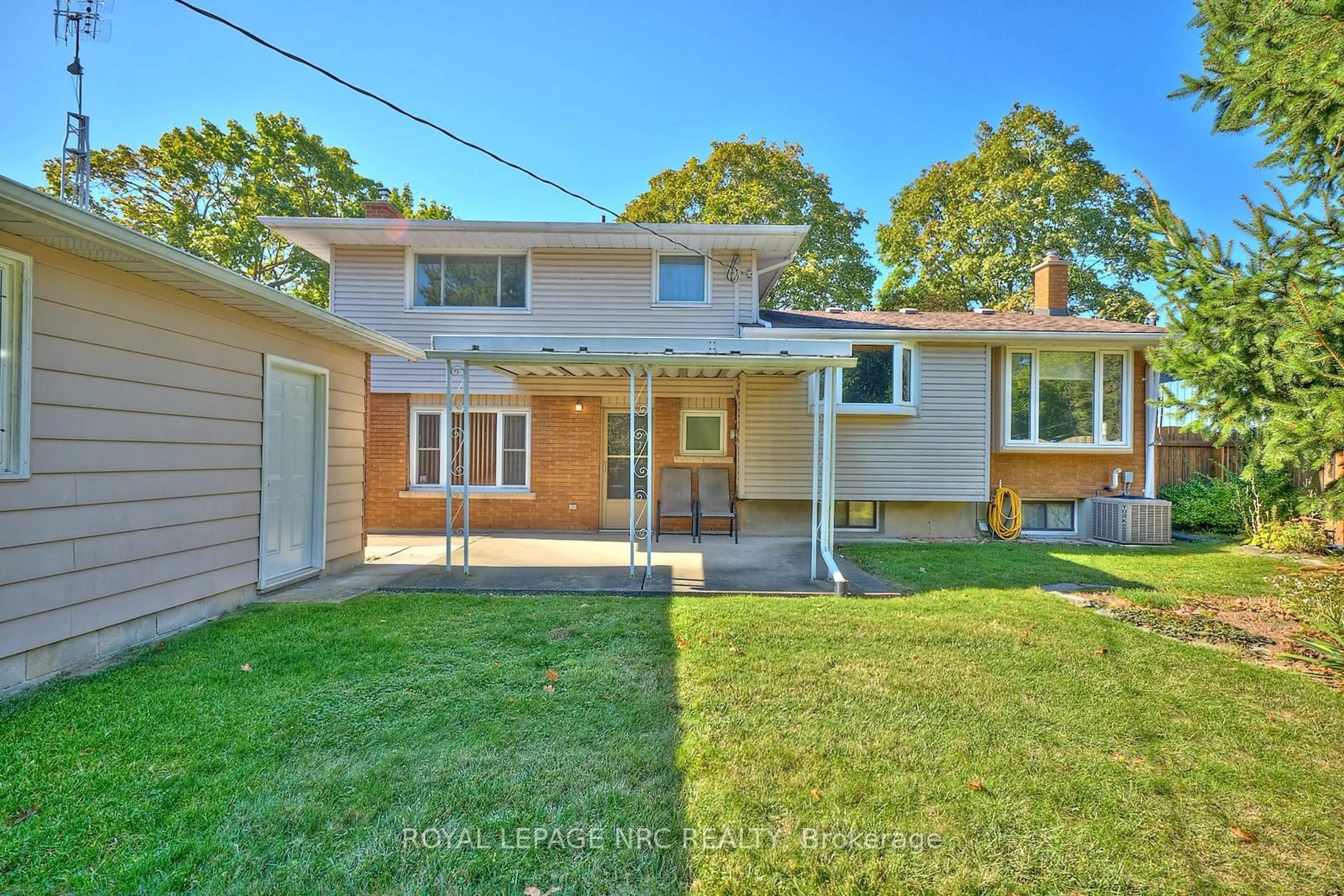 Home with brick exterior material, street for 8 La Salle Dr, St. Catharines Ontario L2M 2E4