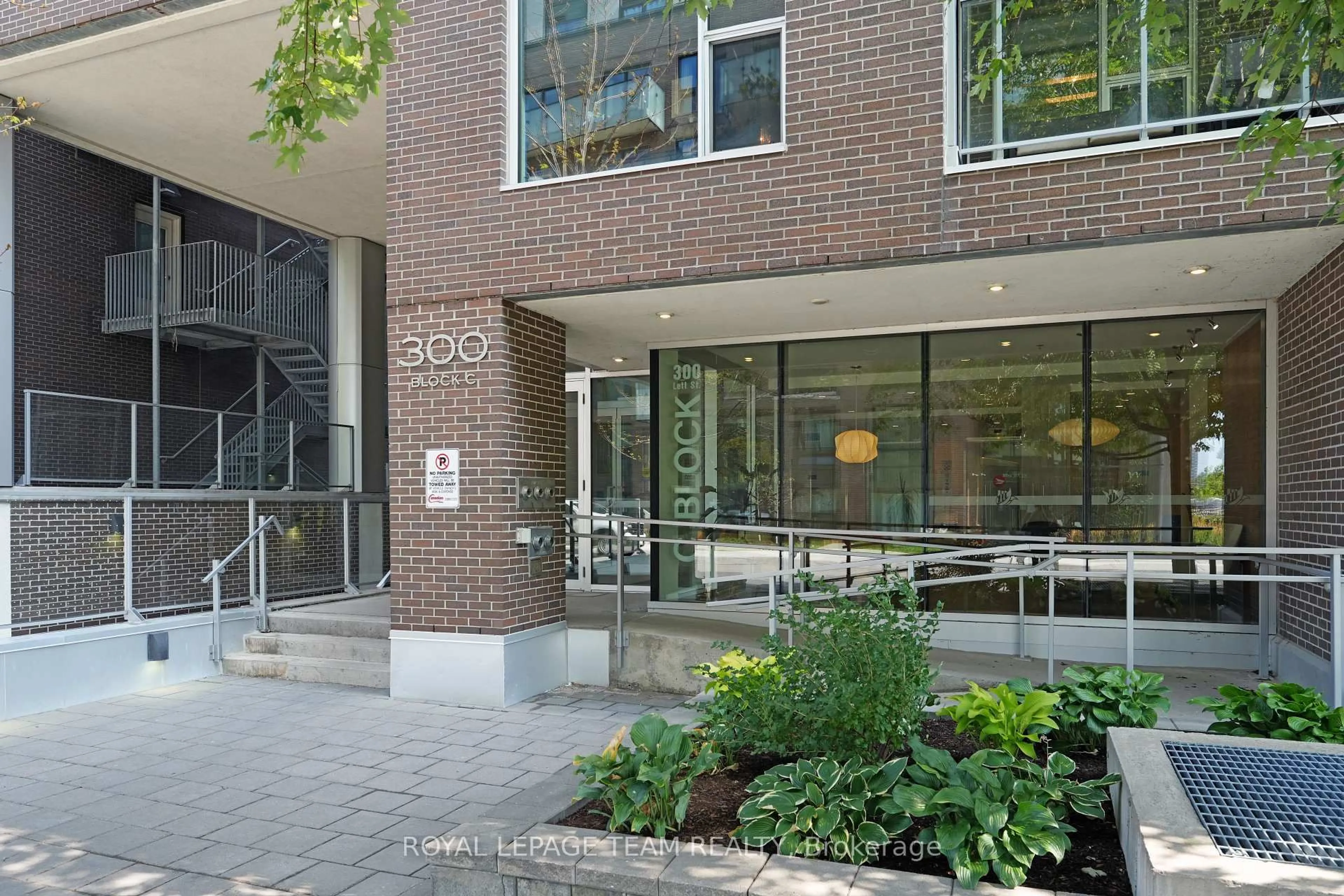 Unknown for 300C Lett St #324, Ottawa Ontario K1R 0A8