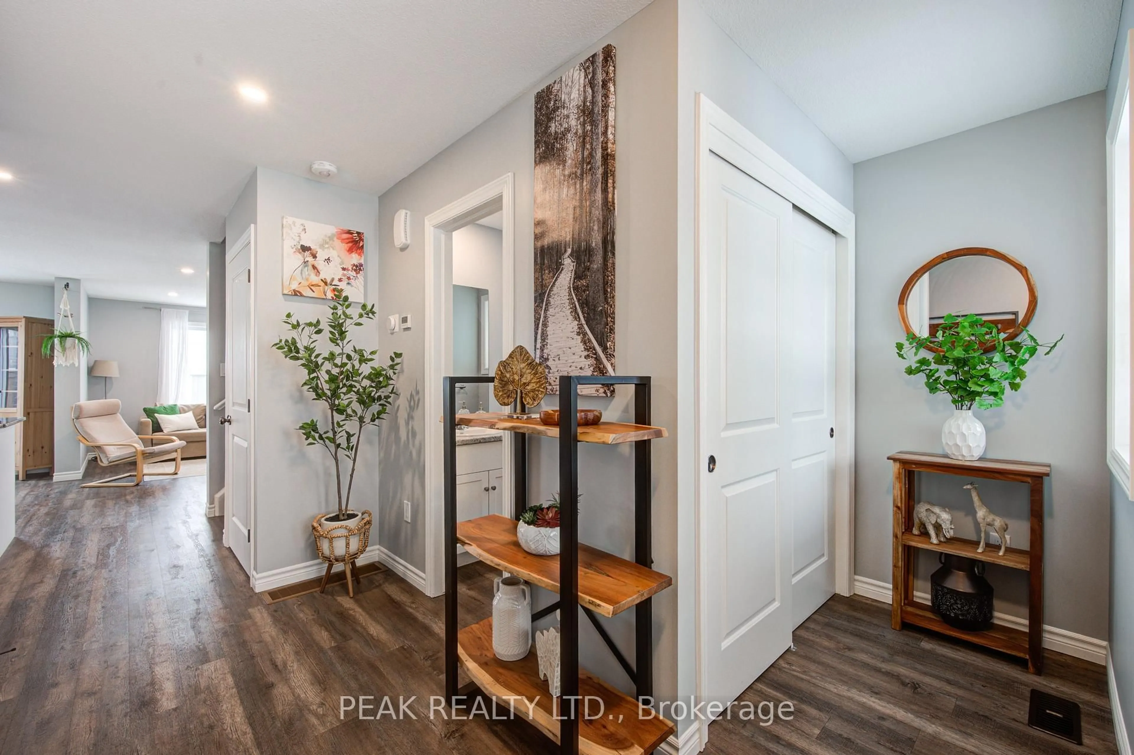Indoor entryway for 28 Minler St #3, Ingersoll Ontario N5C 0C9