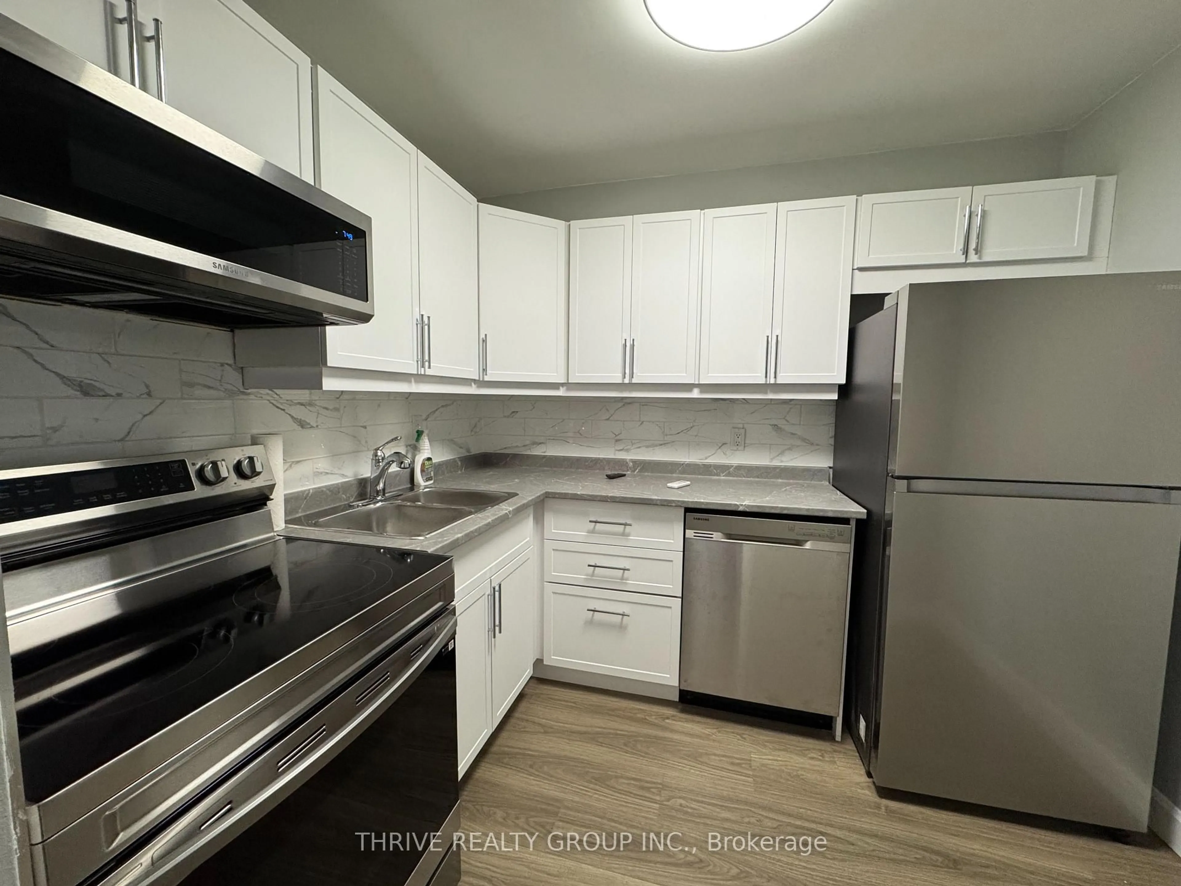 Standard kitchen, unknown for 583 Mornington Ave #611, London East Ontario N5Y 3E9