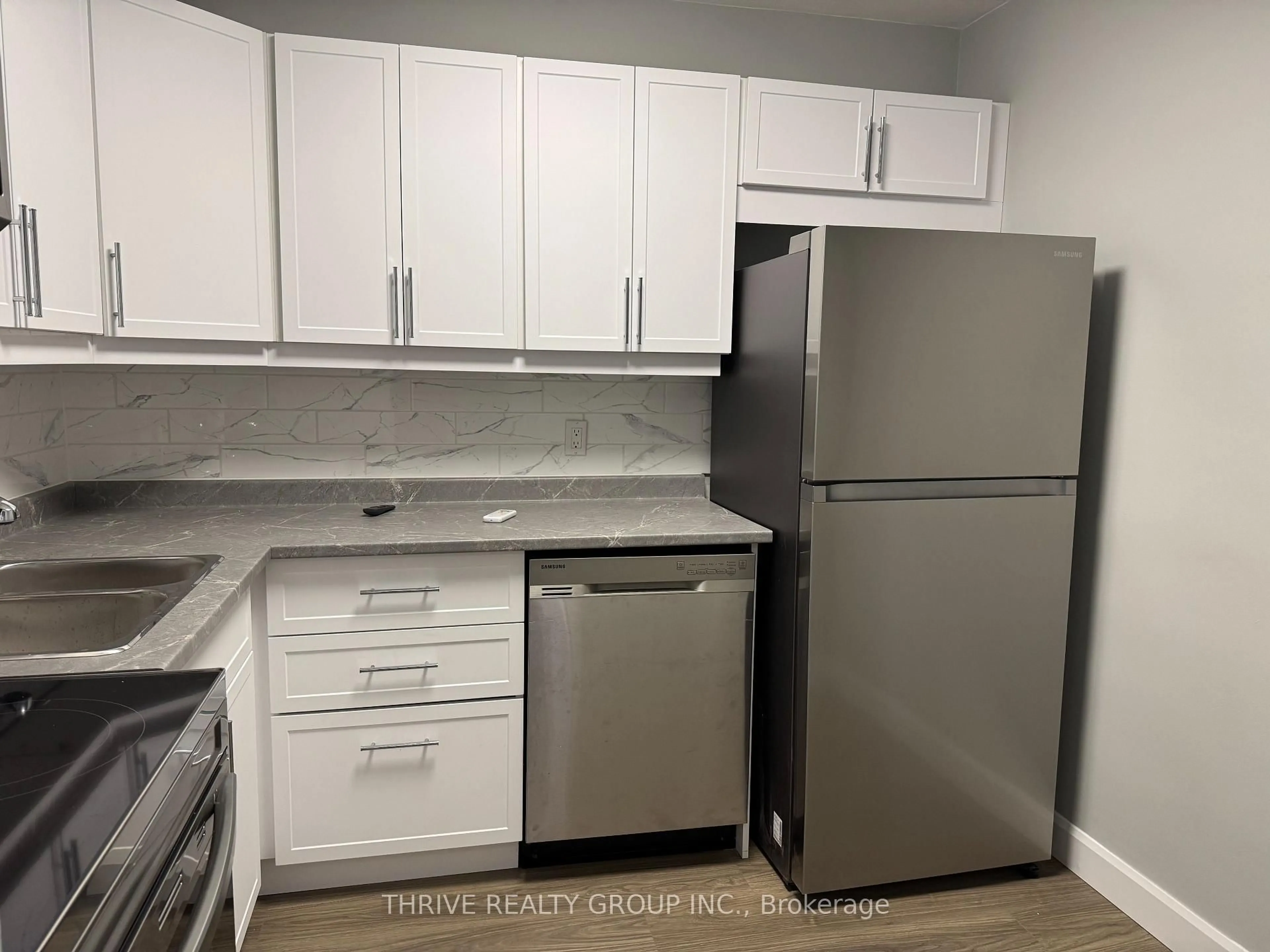Standard kitchen, unknown for 583 Mornington Ave #611, London East Ontario N5Y 3E9