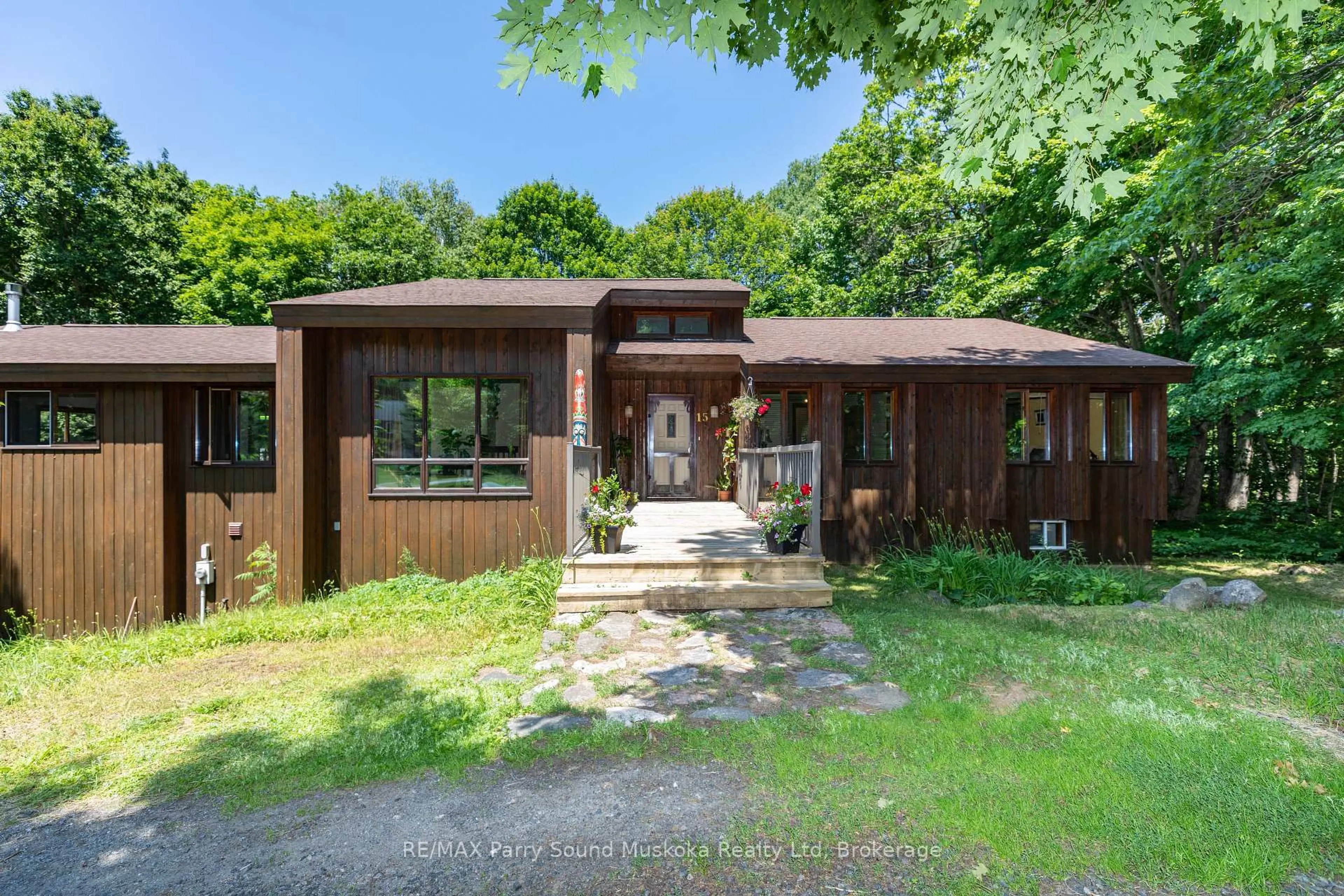 Unknown for 15 Skerryvore Circ, McDougall Ontario P2A 2W9