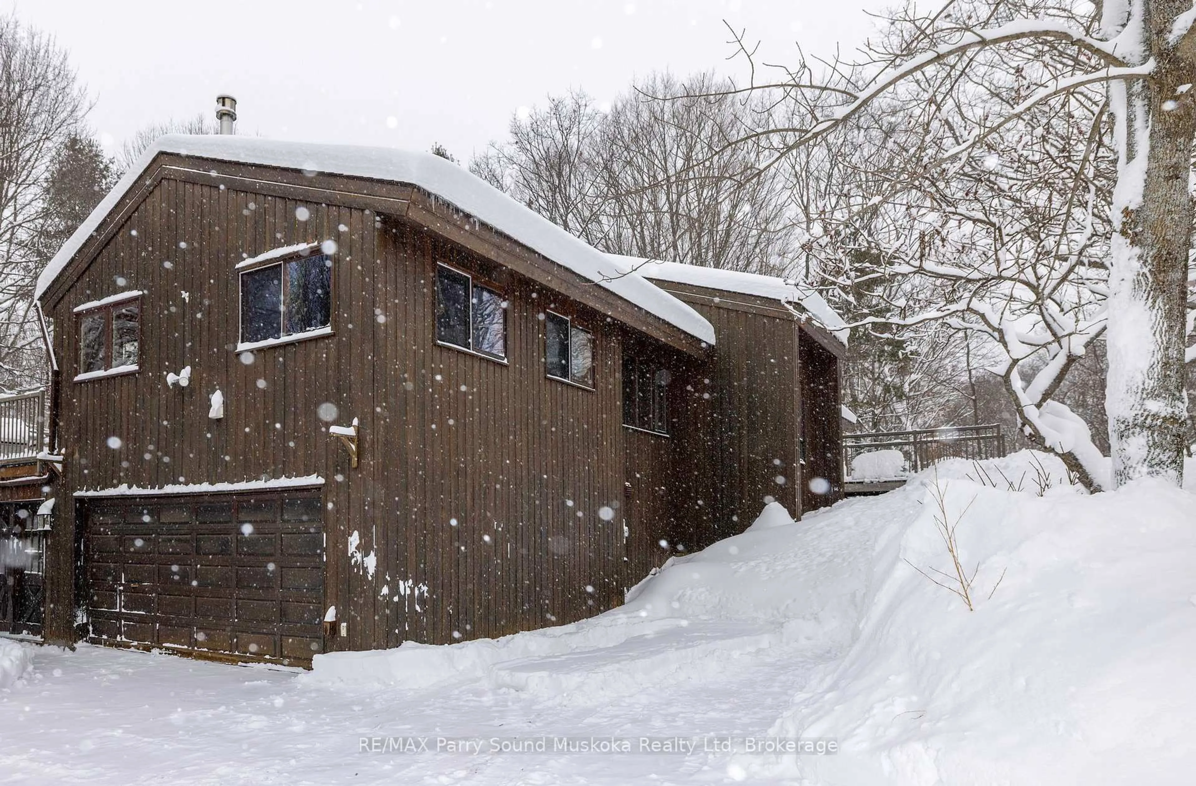 Unknown for 15 Skerryvore Circ, McDougall Ontario P2A 2W9