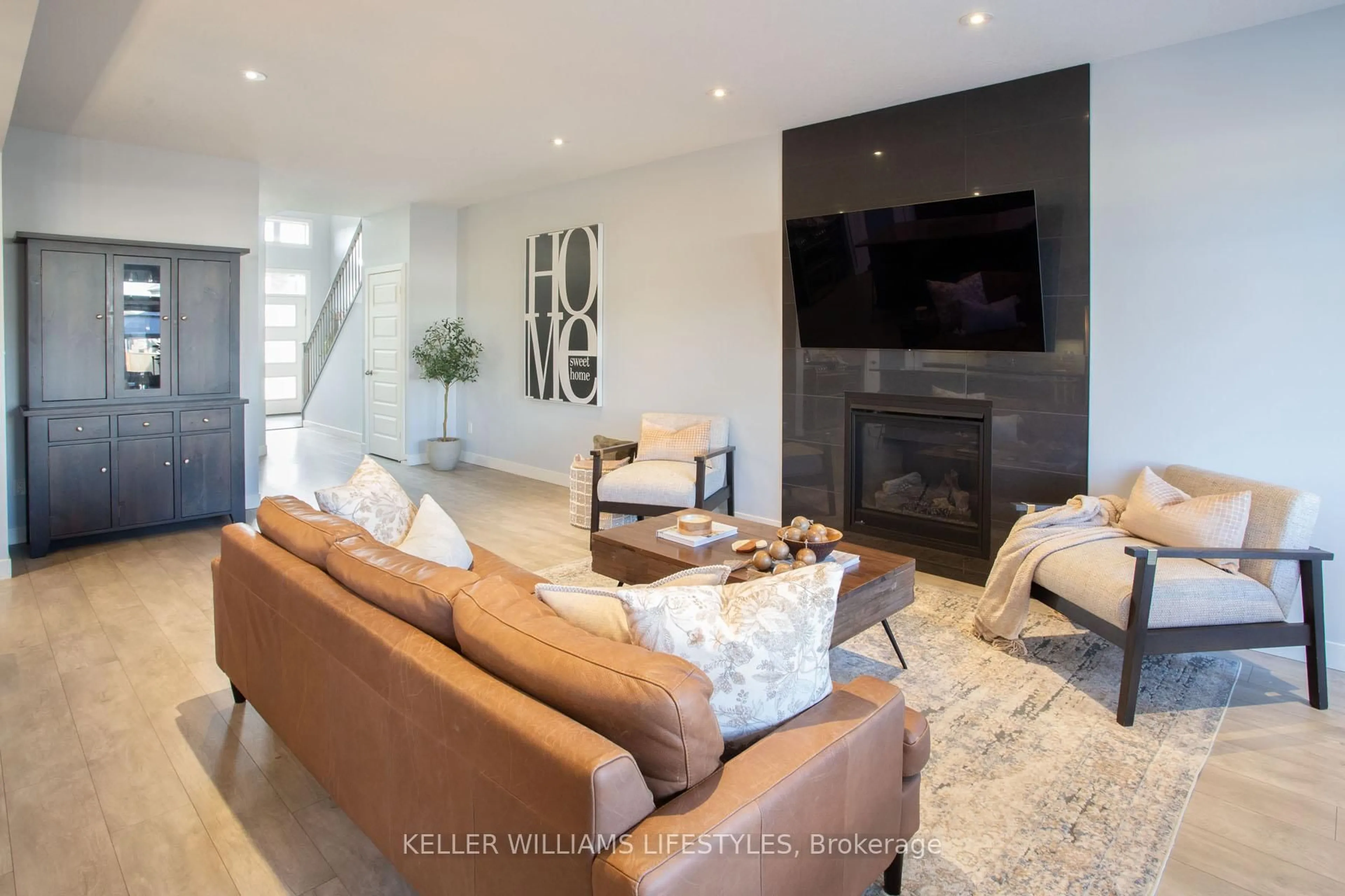 Living room with furniture, unknown for 3450 Paulpeel Ave, London South Ontario N6L 0E2