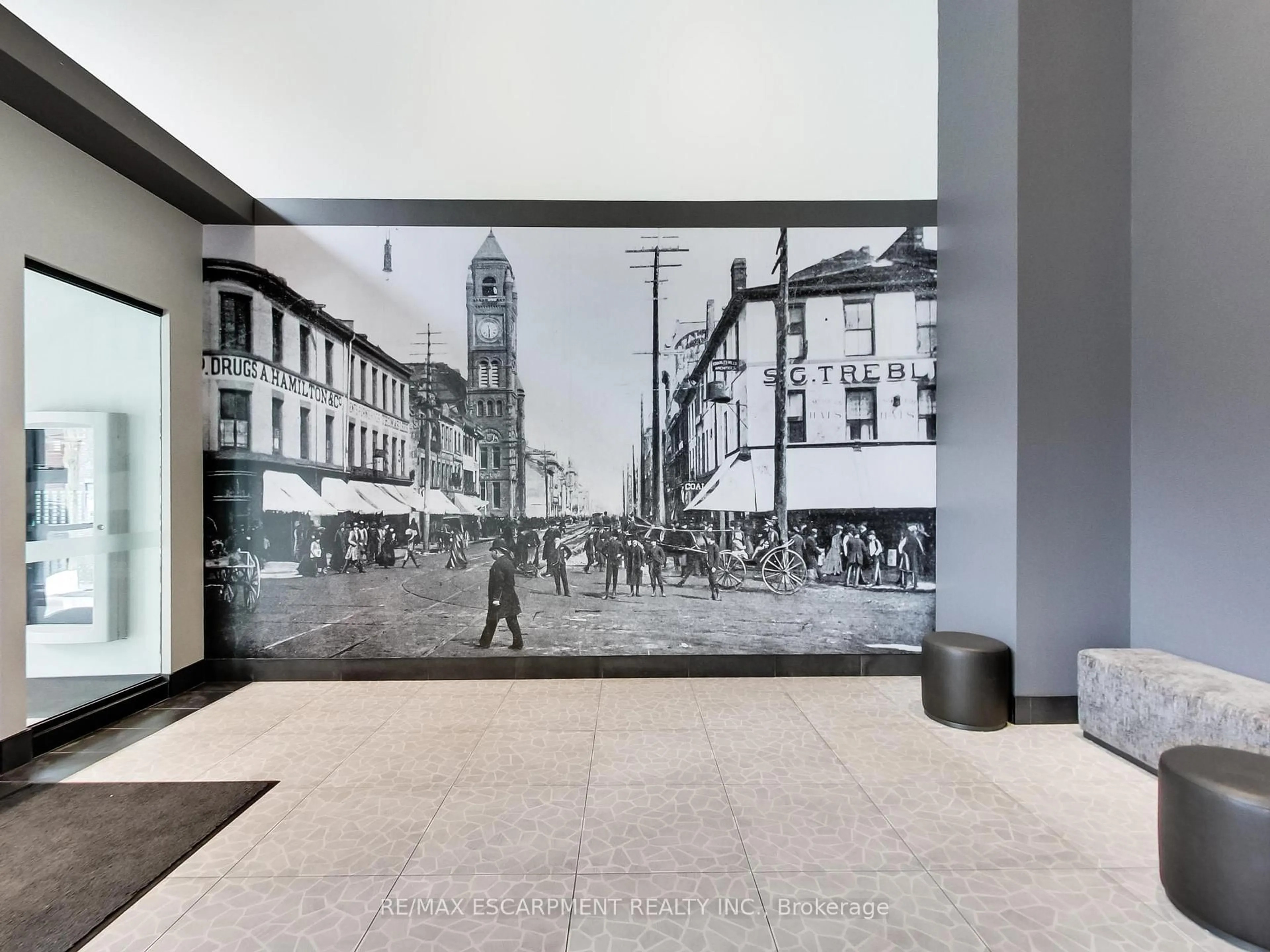 Indoor foyer for 181 James St #306, Hamilton Ontario L8R 2K9