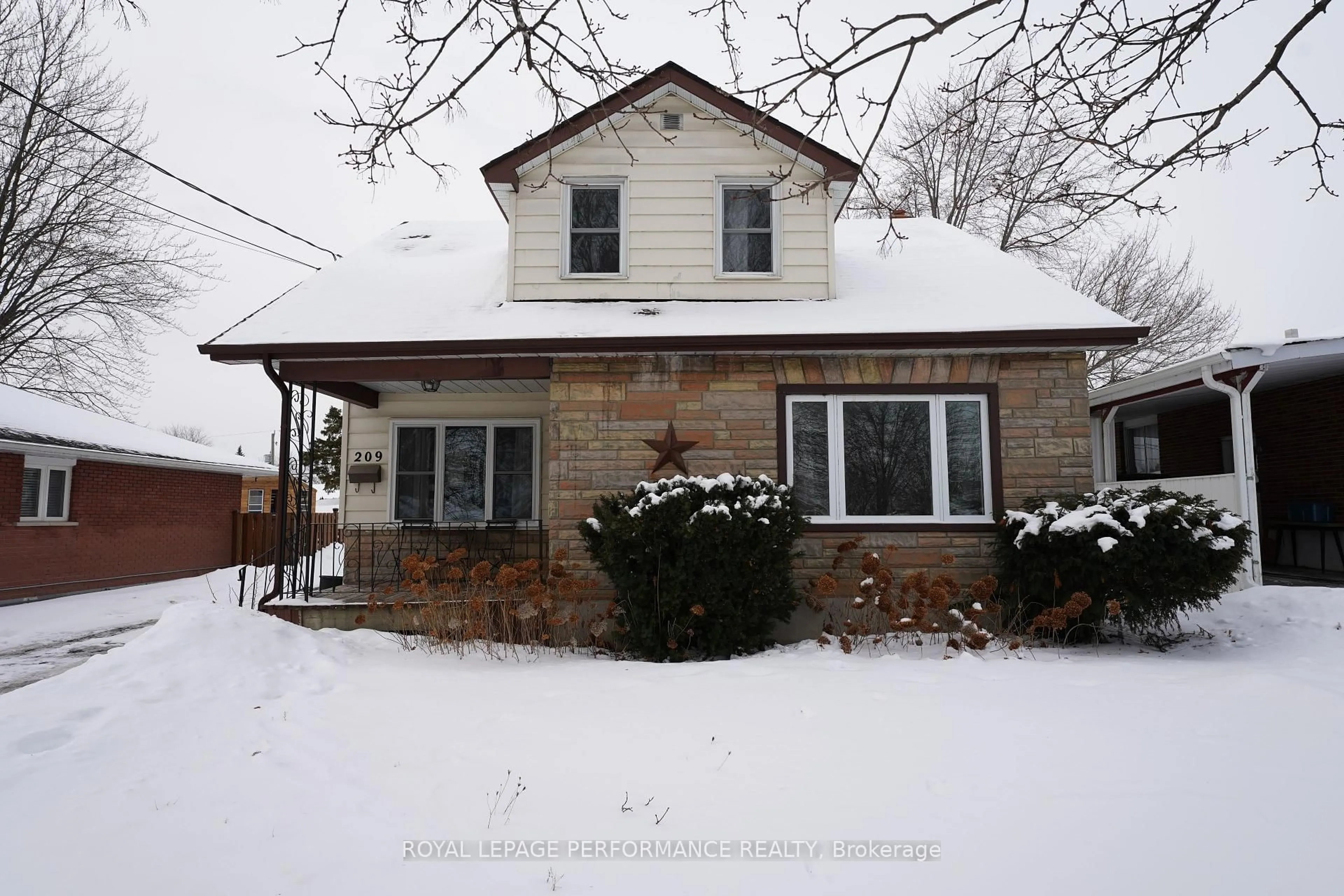 Unknown for 209 Anthony St, Cornwall Ontario K6H 5K2