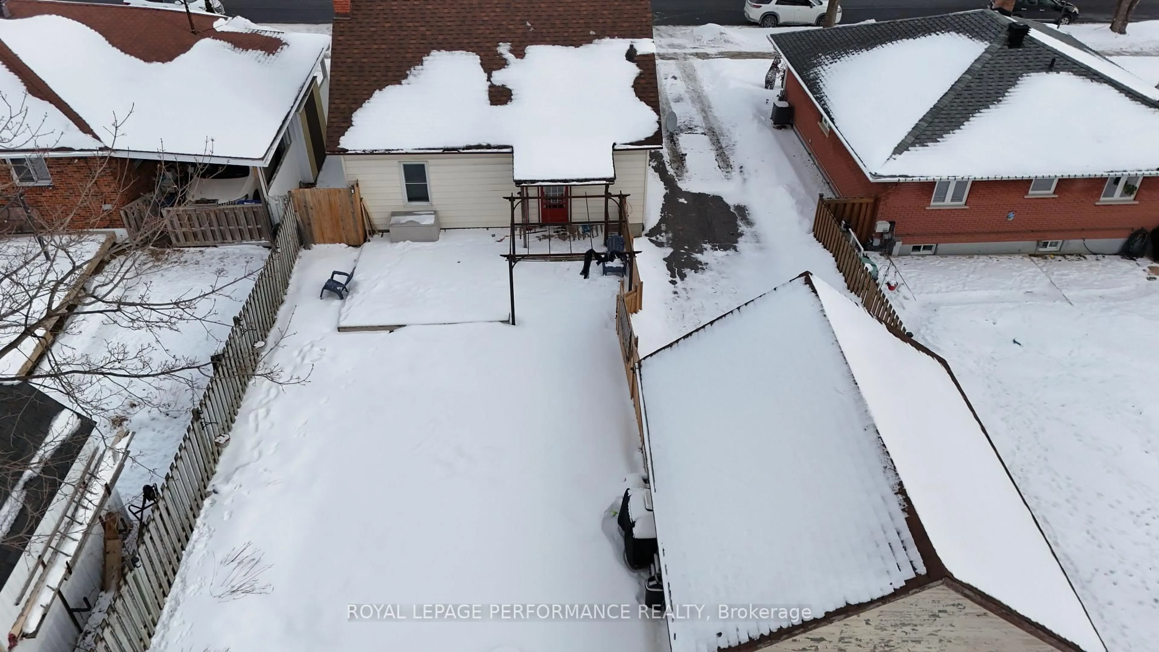 A pic from outside/outdoor area/front of a property/back of a property/a pic from drone, street for 209 Anthony St, Cornwall Ontario K6H 5K2