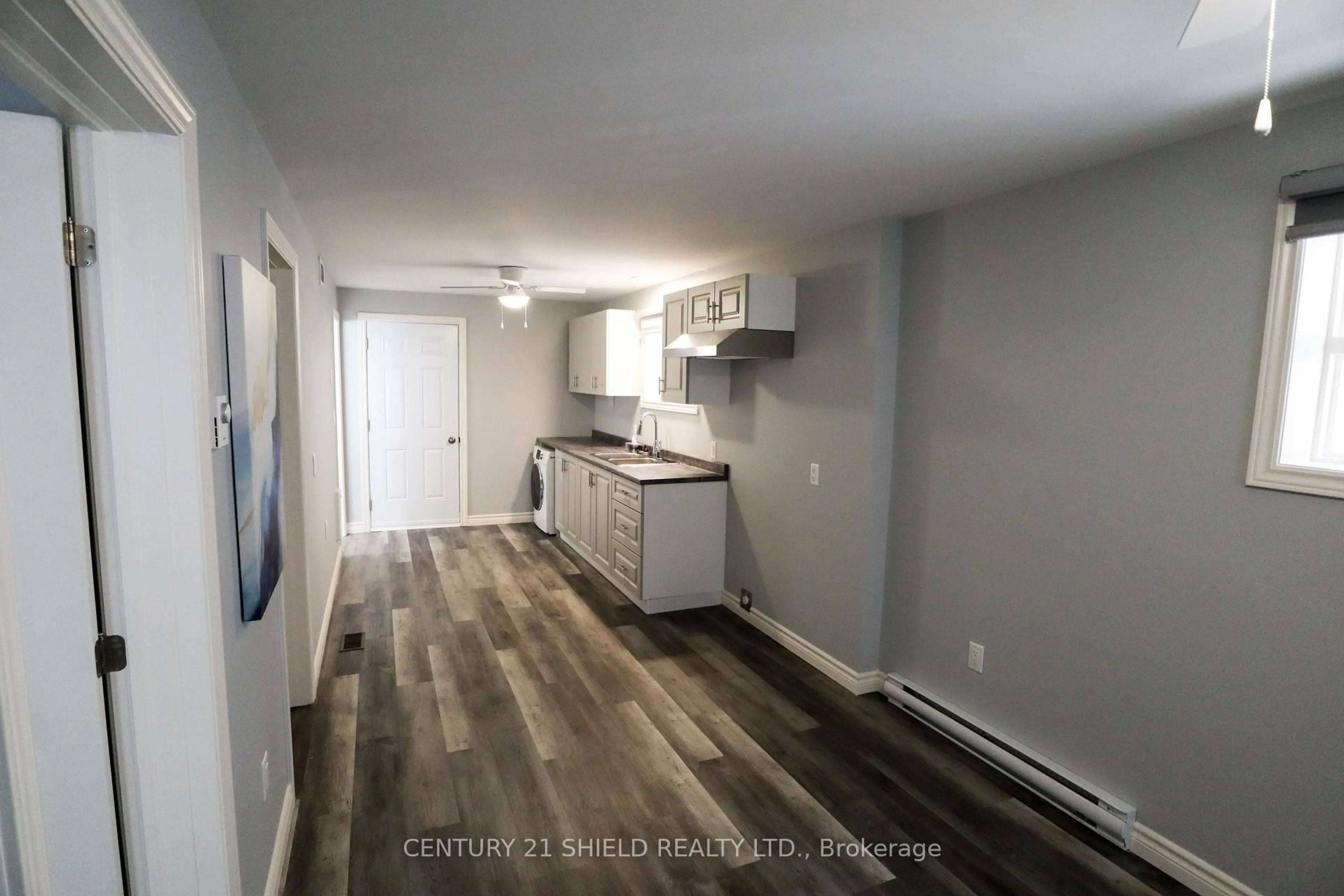 A pic of a room for 228-228A Carleton St, Cornwall Ontario K6H 4X4