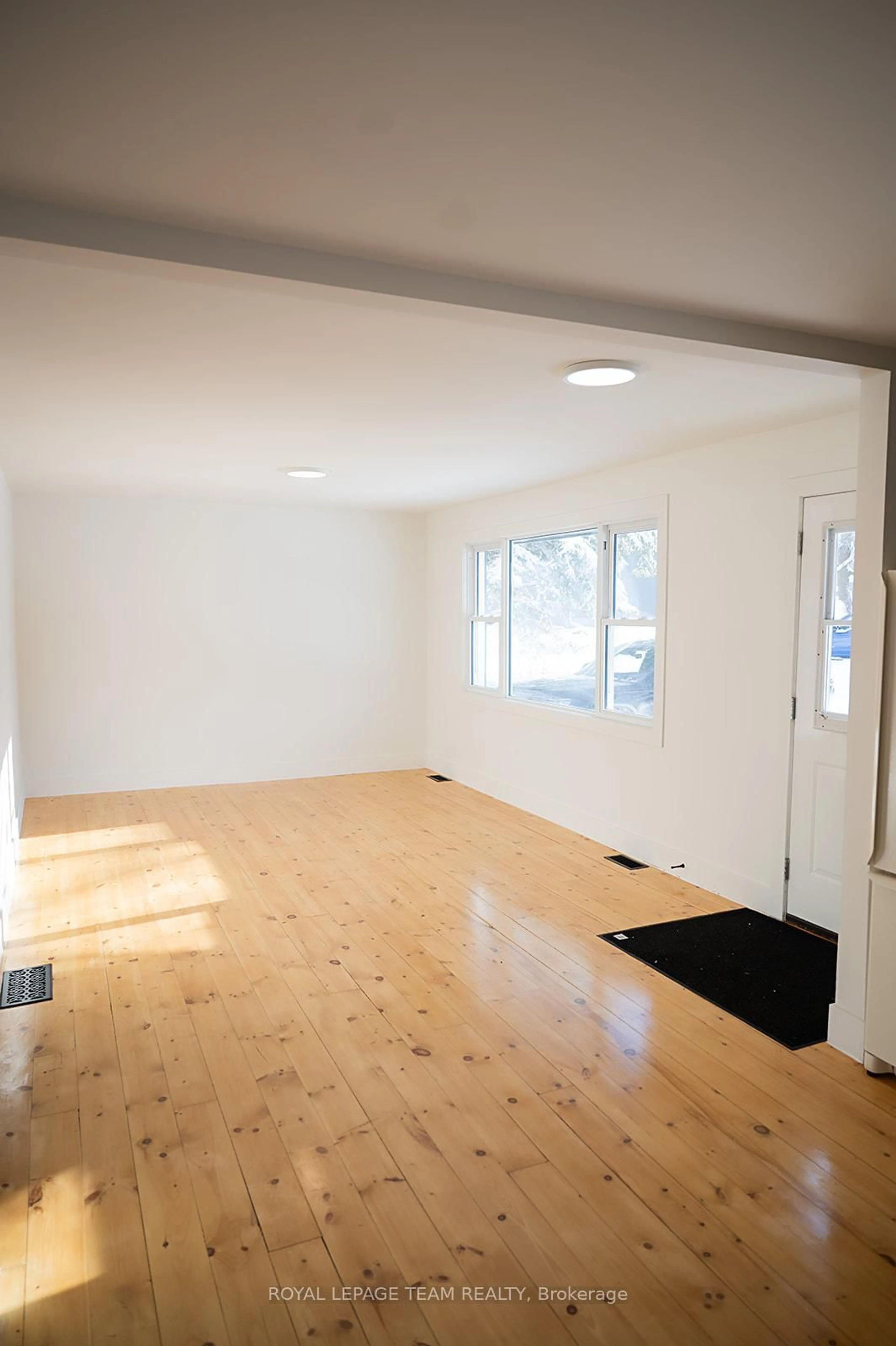 A pic of a room for 405 Barnes St, North Grenville Ontario K0G 1J0