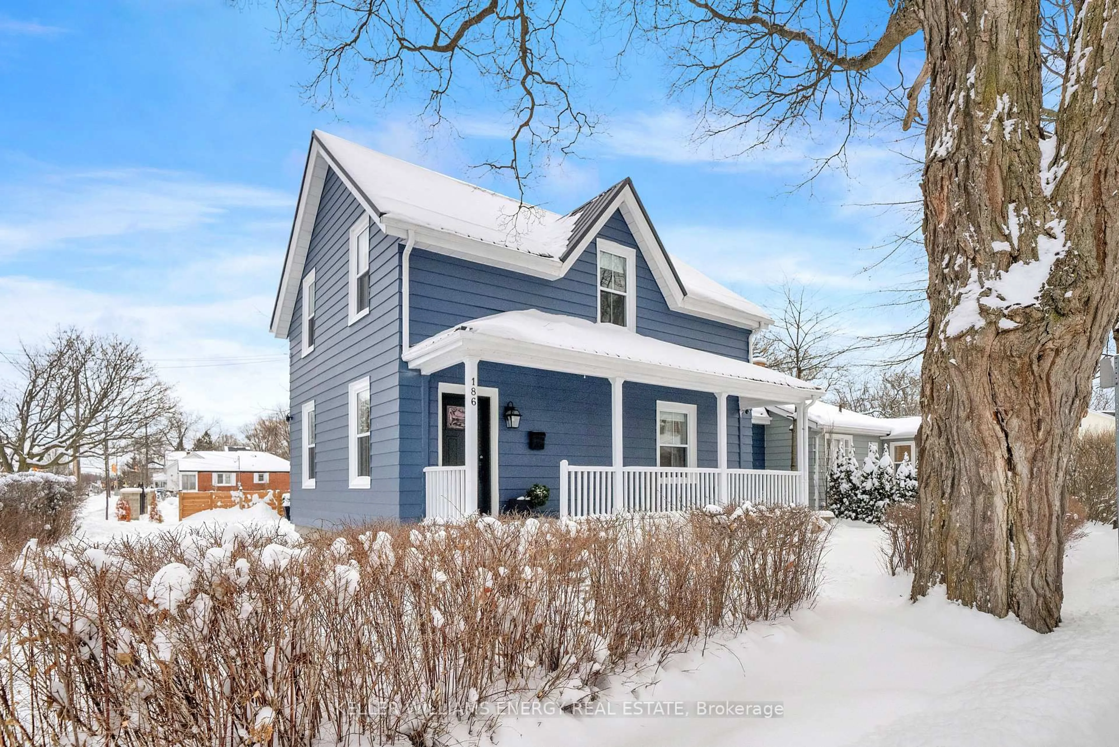 Home with vinyl exterior material, street for 186 Durham St, Cobourg Ontario K9A 3H6