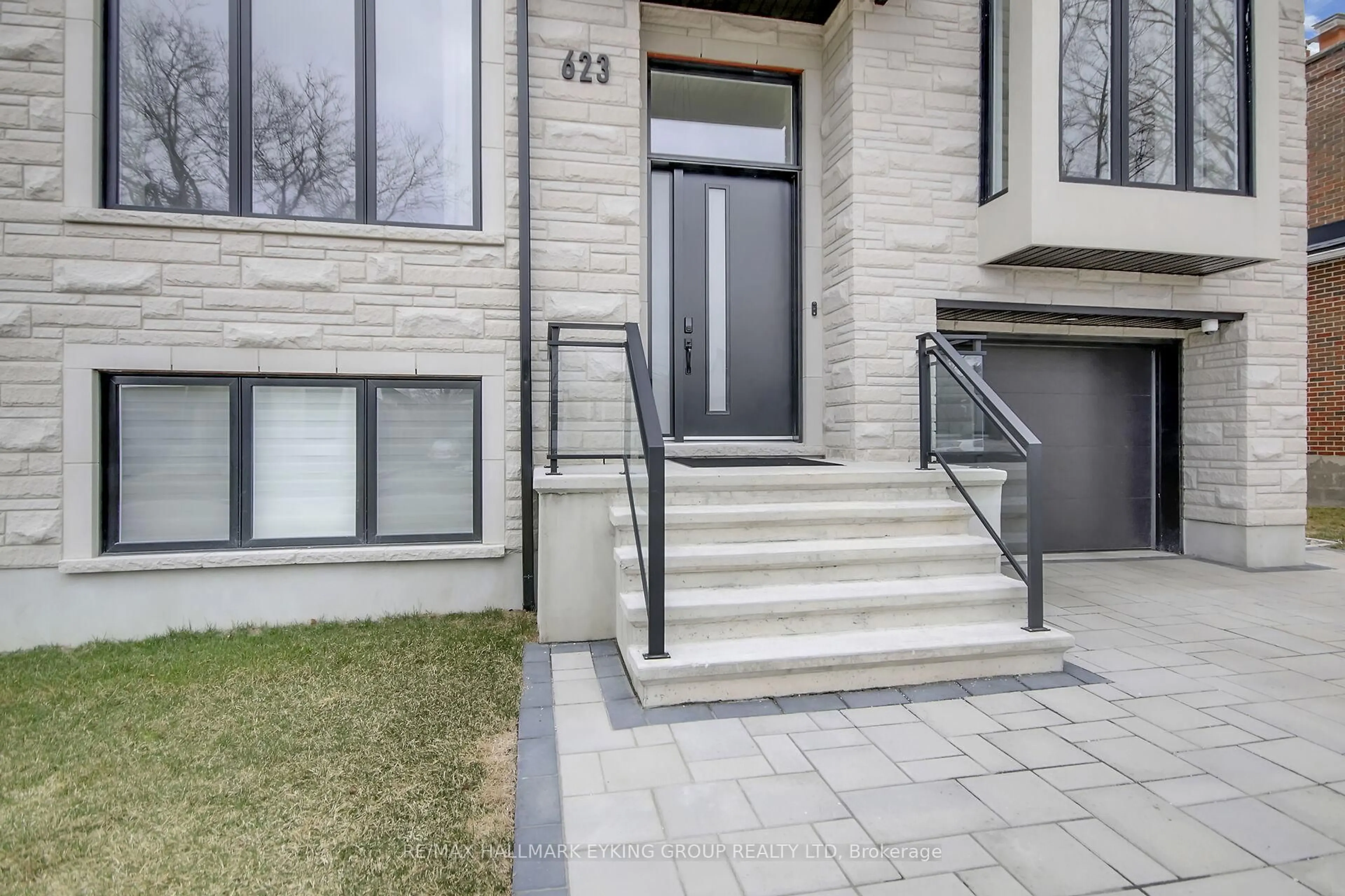 Unknown for 623 Rowanwood Ave, Ottawa Ontario K2A 3E3