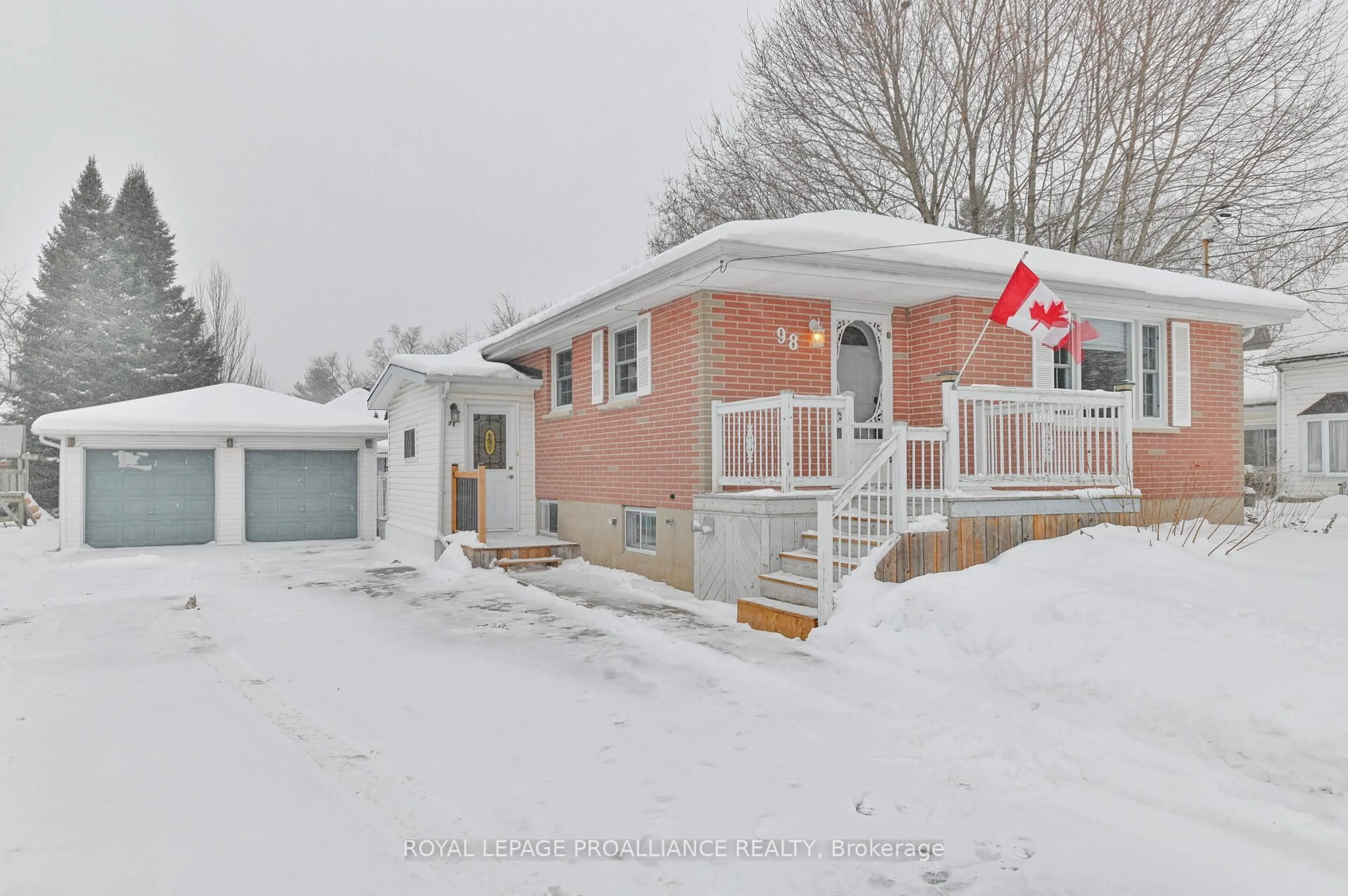 A pic from outside/outdoor area/front of a property/back of a property/a pic from drone, street for 98 Ontario St, Brighton Ontario K0K 1H0