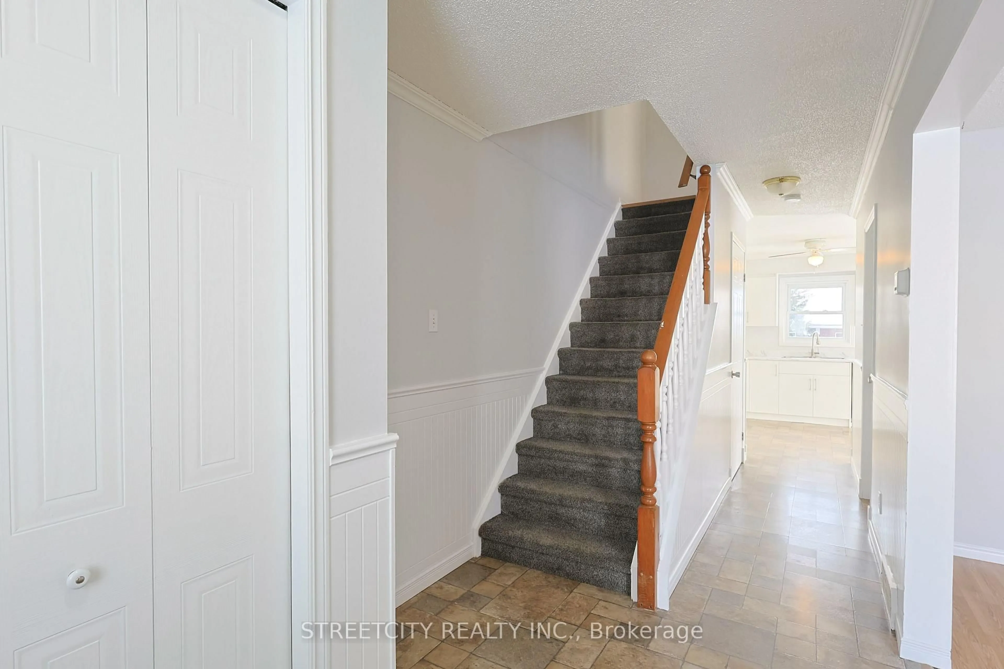 Unknown for 224 Martinet Ave, London East Ontario N5V 4K3