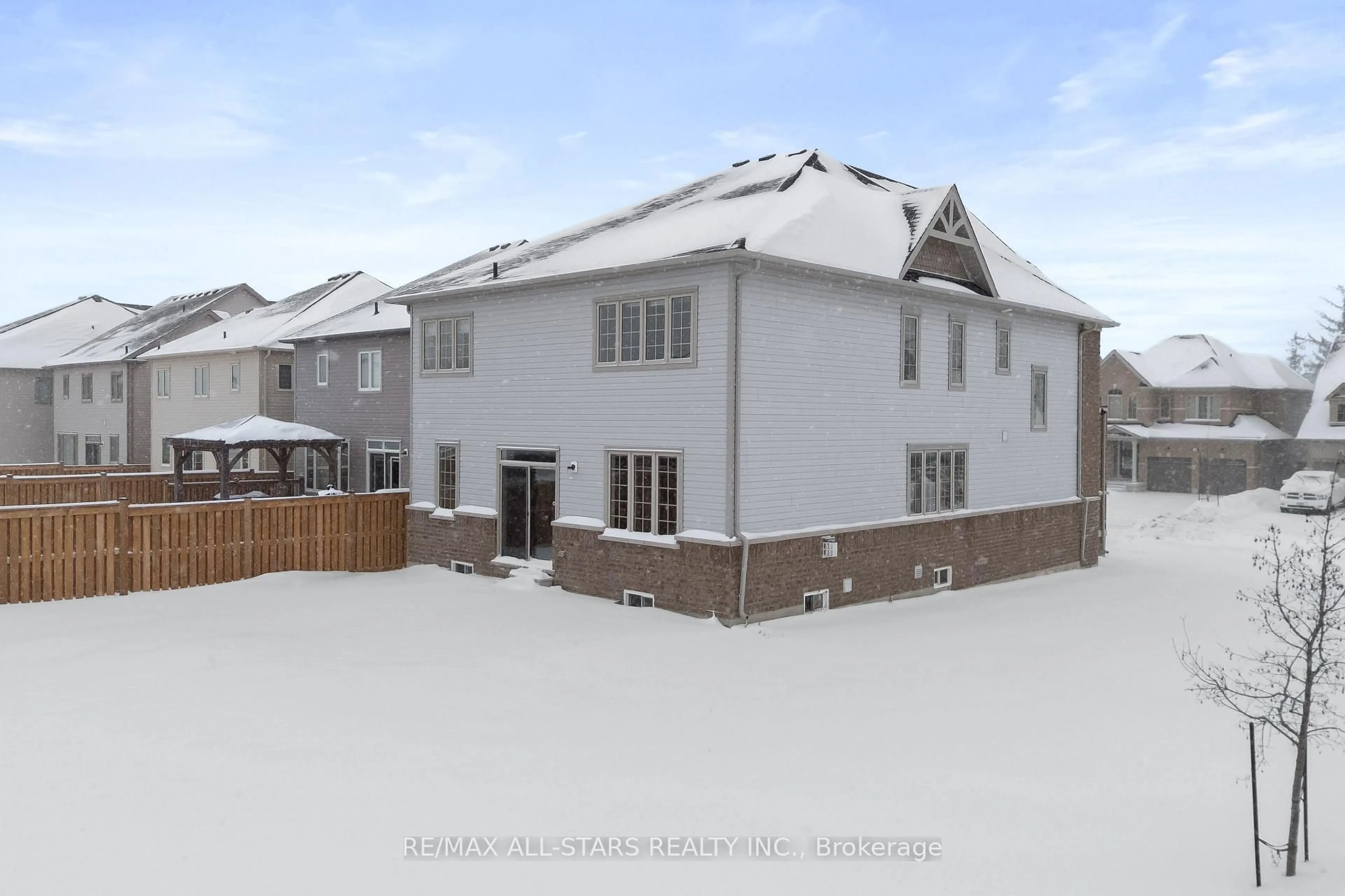 A pic from outside/outdoor area/front of a property/back of a property/a pic from drone, unknown for 19 Hennessey Cres, Kawartha Lakes Ontario K9V 0P2