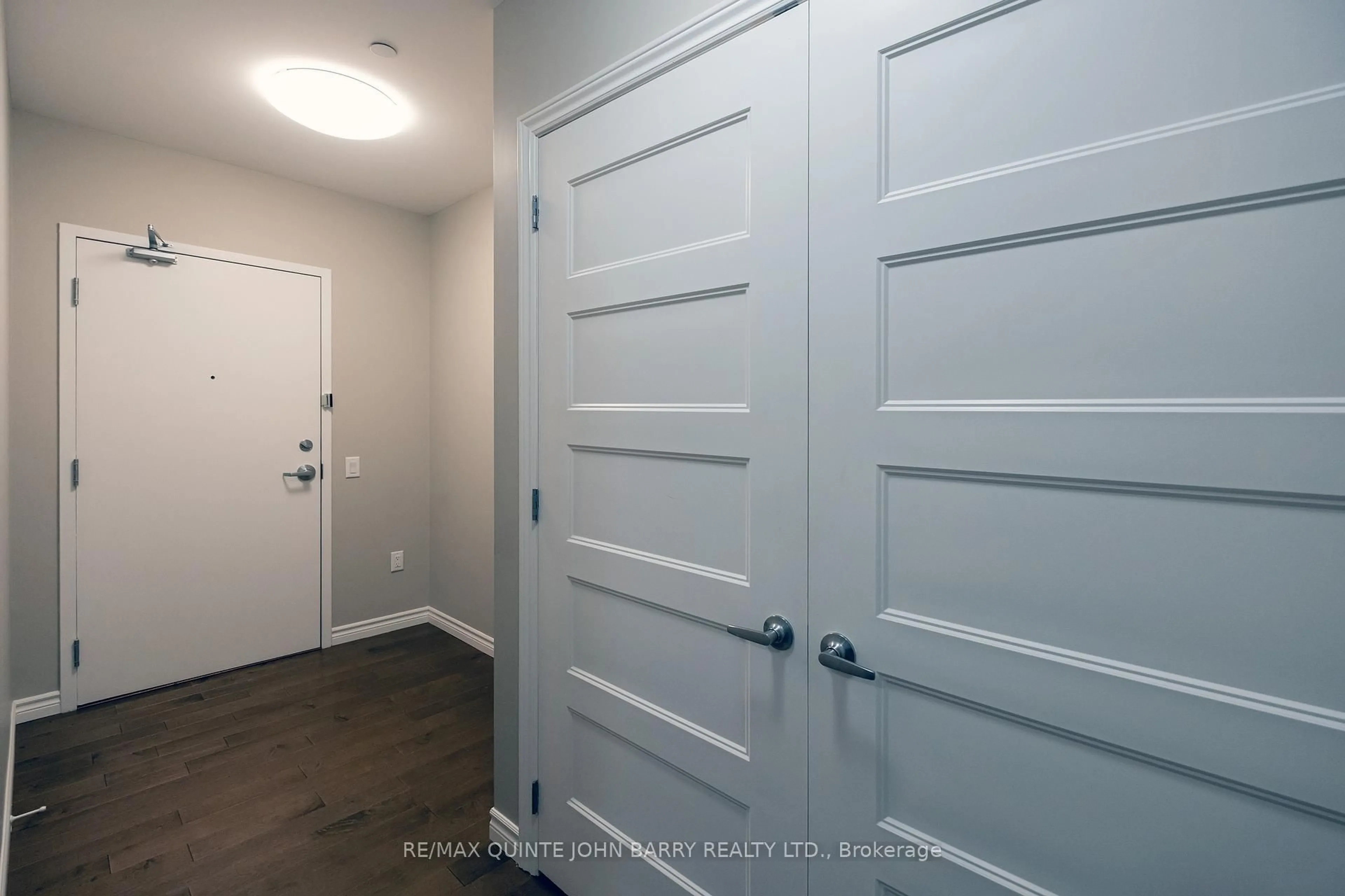 Indoor entryway for 410 - 199 Front St, Belleville Ontario K8N 5H5