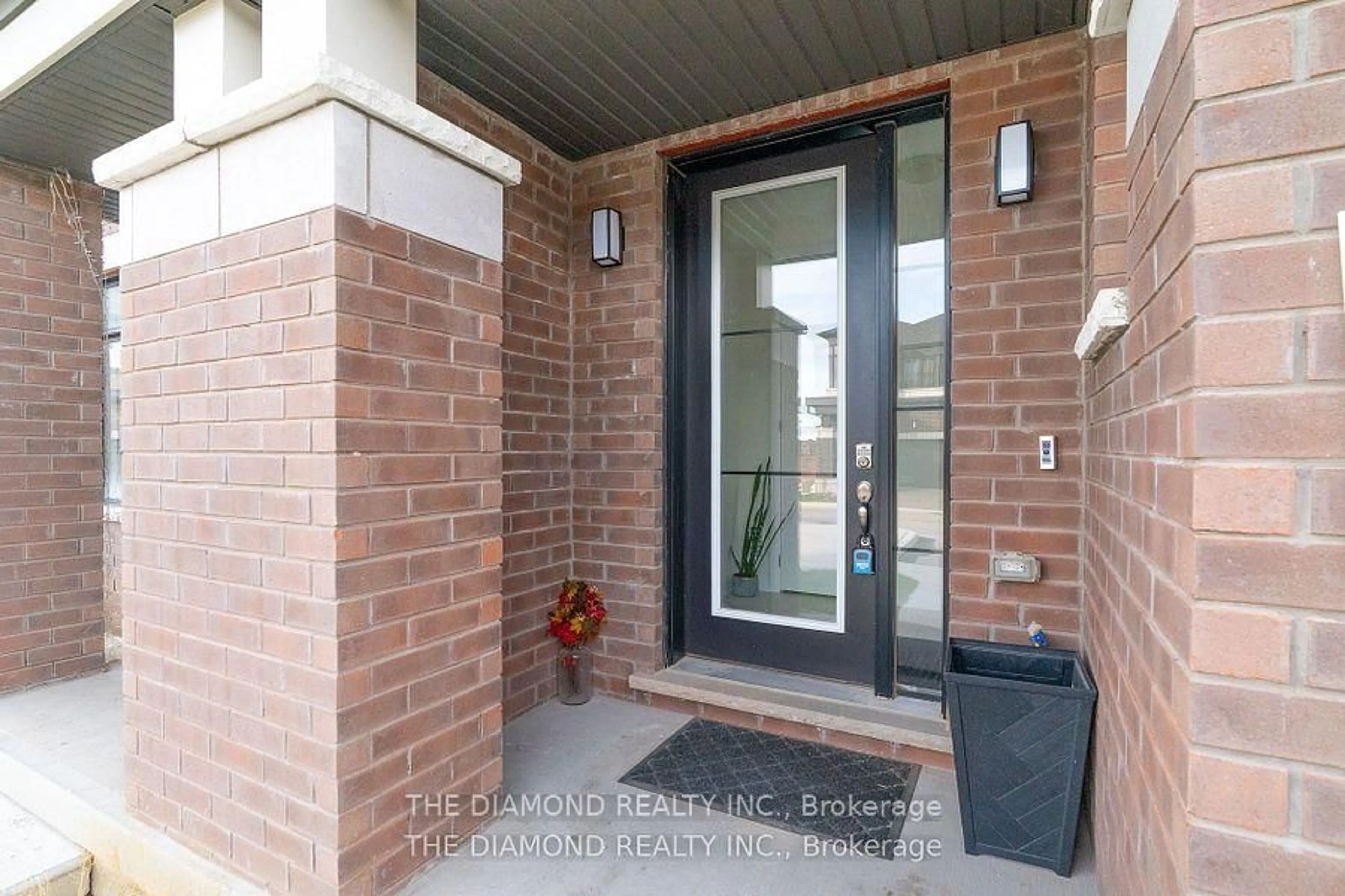 Indoor entryway for 400 Newman Dr #31, Cambridge Ontario N1S 0E8