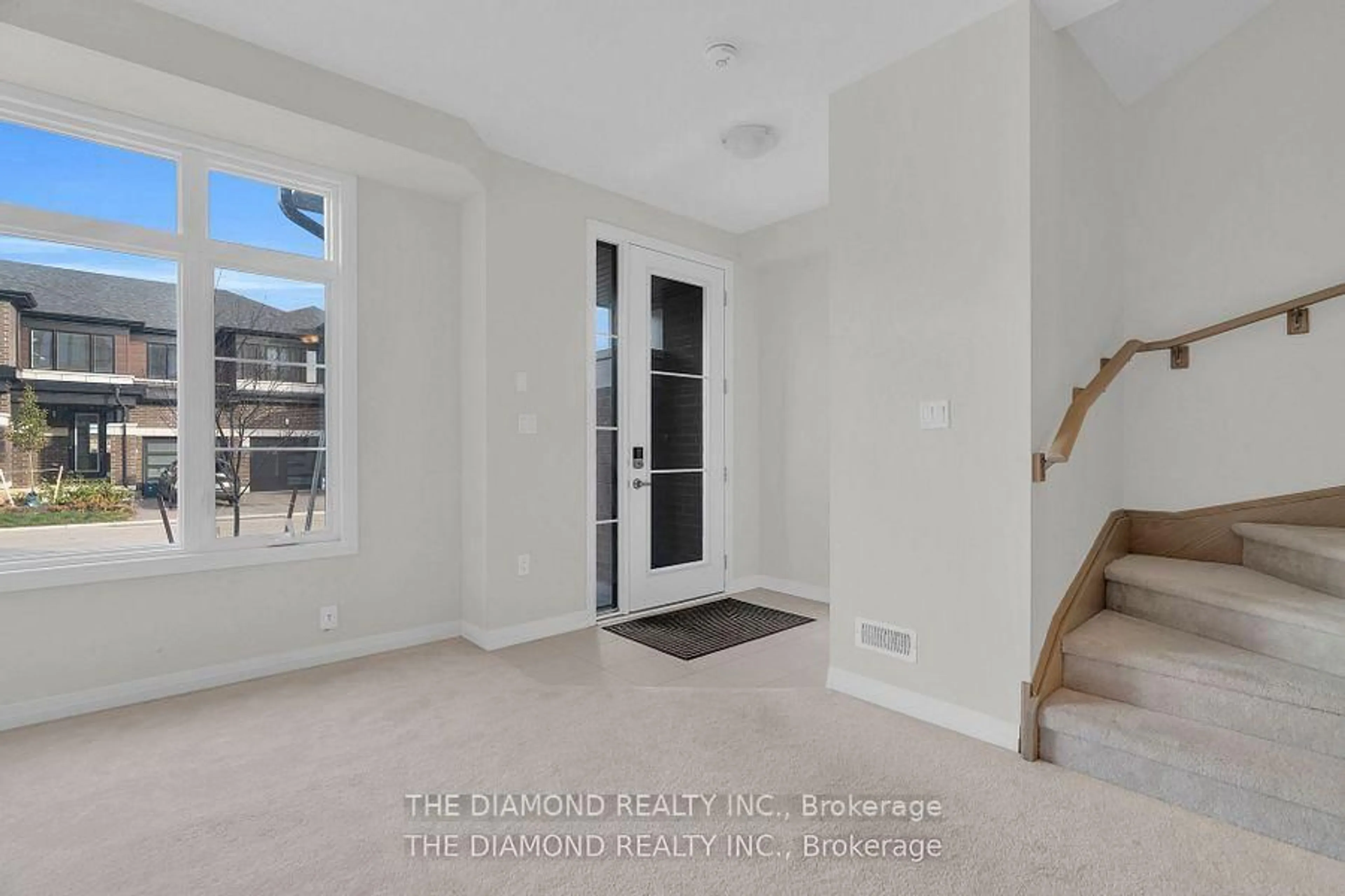 Indoor entryway for 400 Newman Dr #31, Cambridge Ontario N1S 0E8