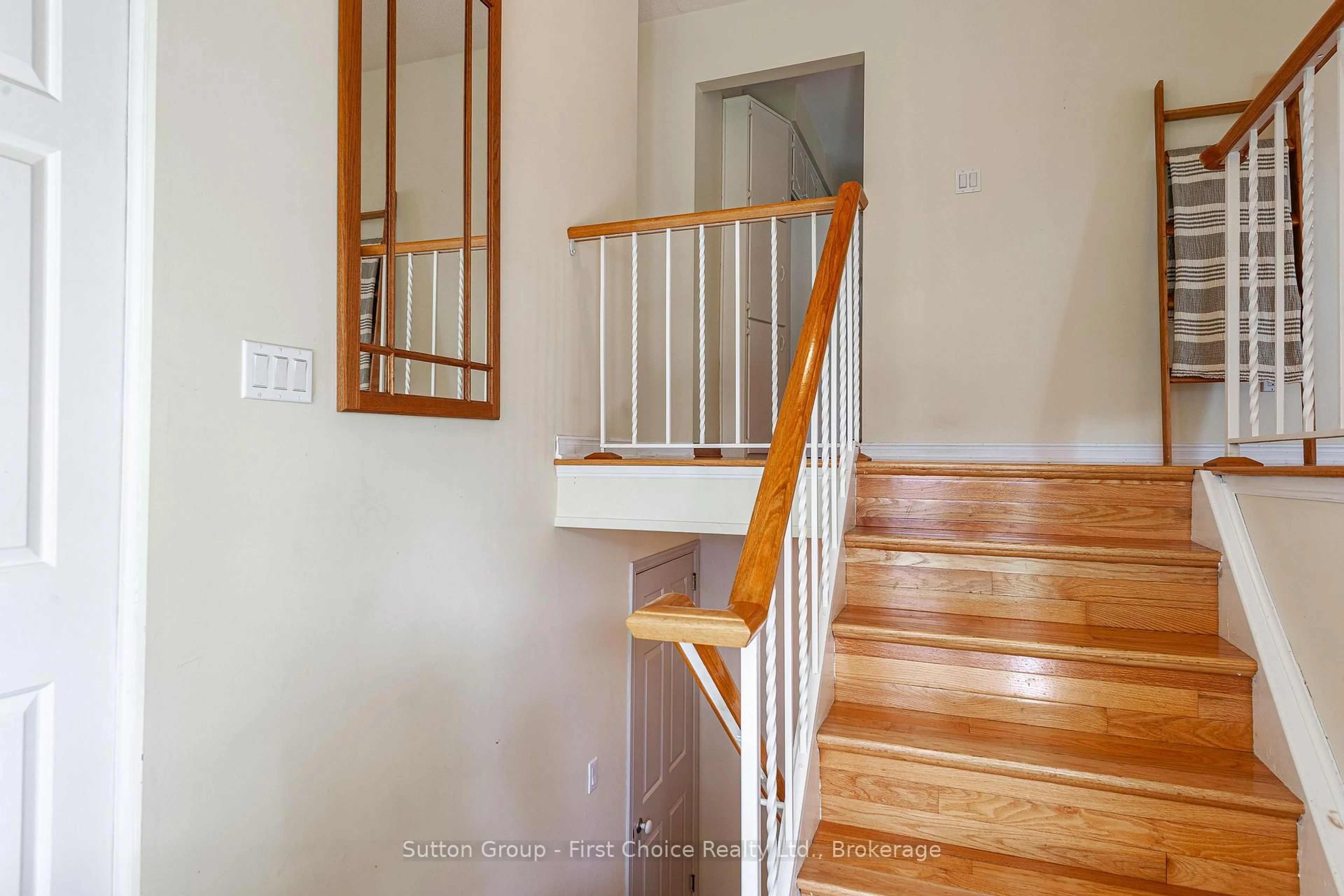Stairs for 142 Kenner Cres, Stratford Ontario N5A 7H2