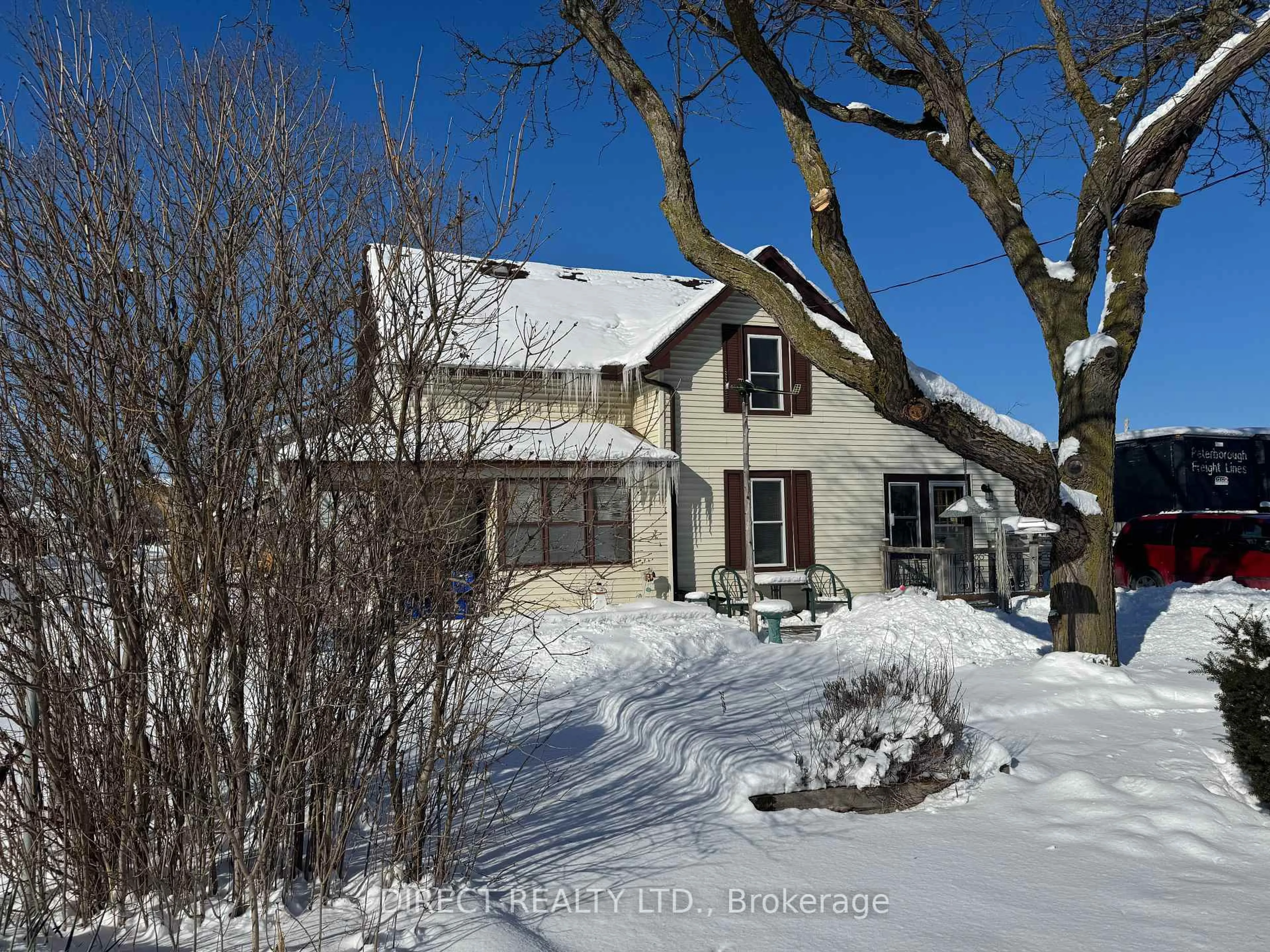 A pic from outside/outdoor area/front of a property/back of a property/a pic from drone, street for 55 Stanley St, Quinte West Ontario K8V 4V4