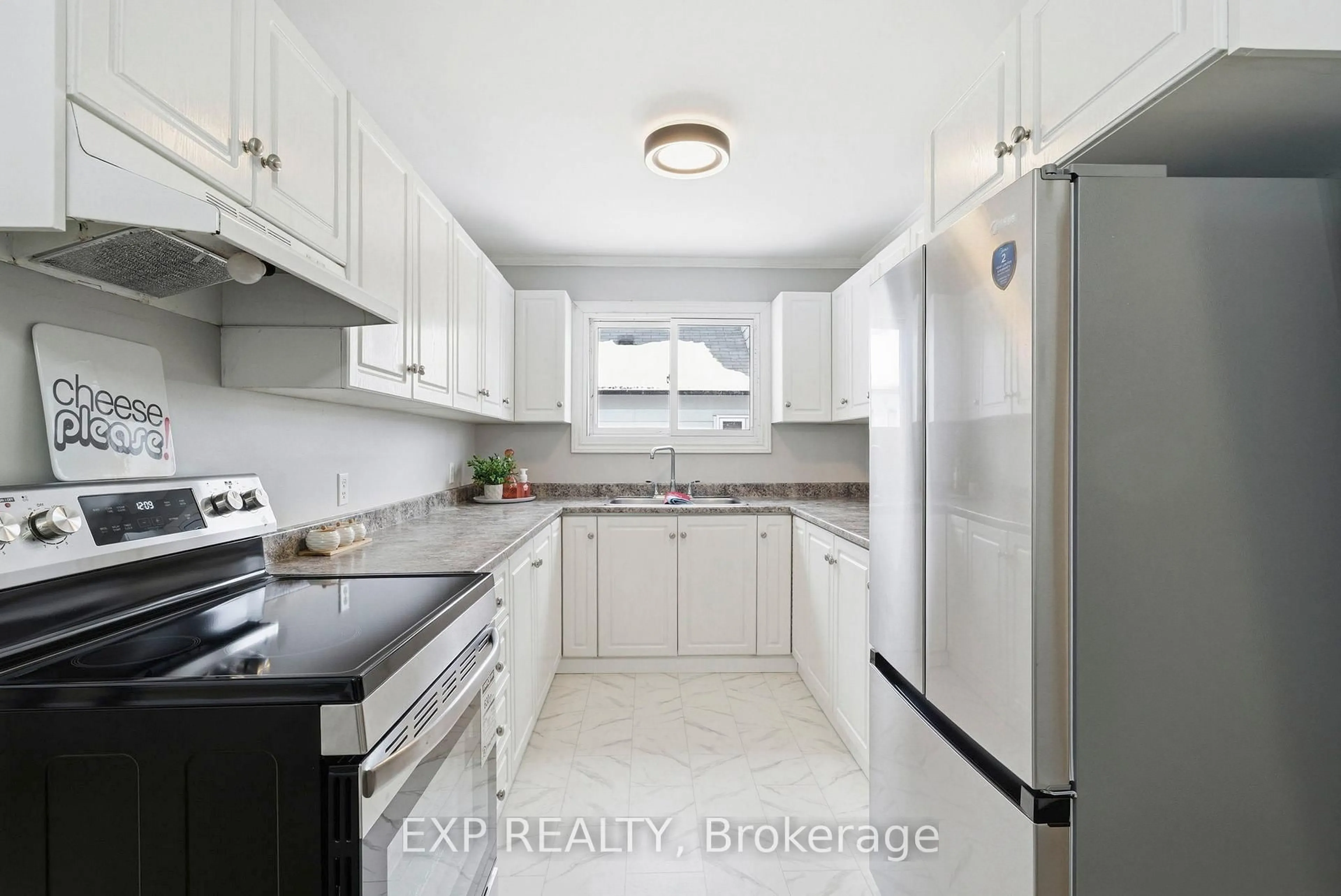 Standard kitchen, ceramic/tile floor for 1111 Ontario St, Cornwall Ontario K6H 4C9