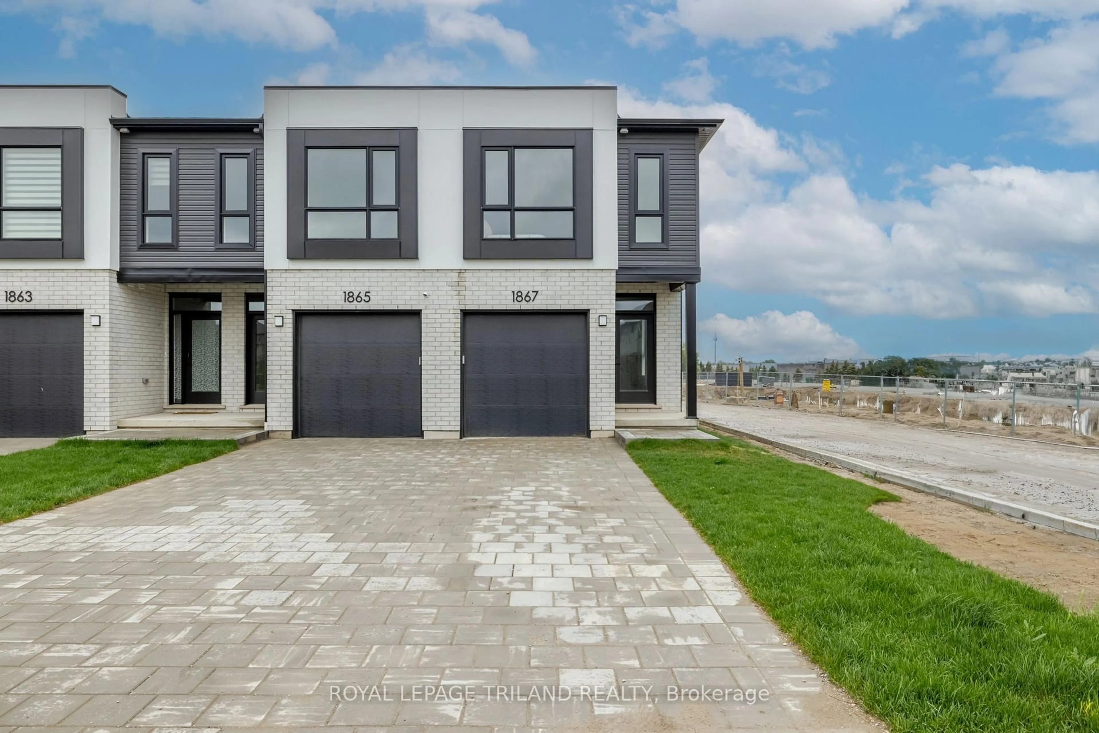 Unknown for 1867 Dalmagarry Rd, London North Ontario N6G 0A6