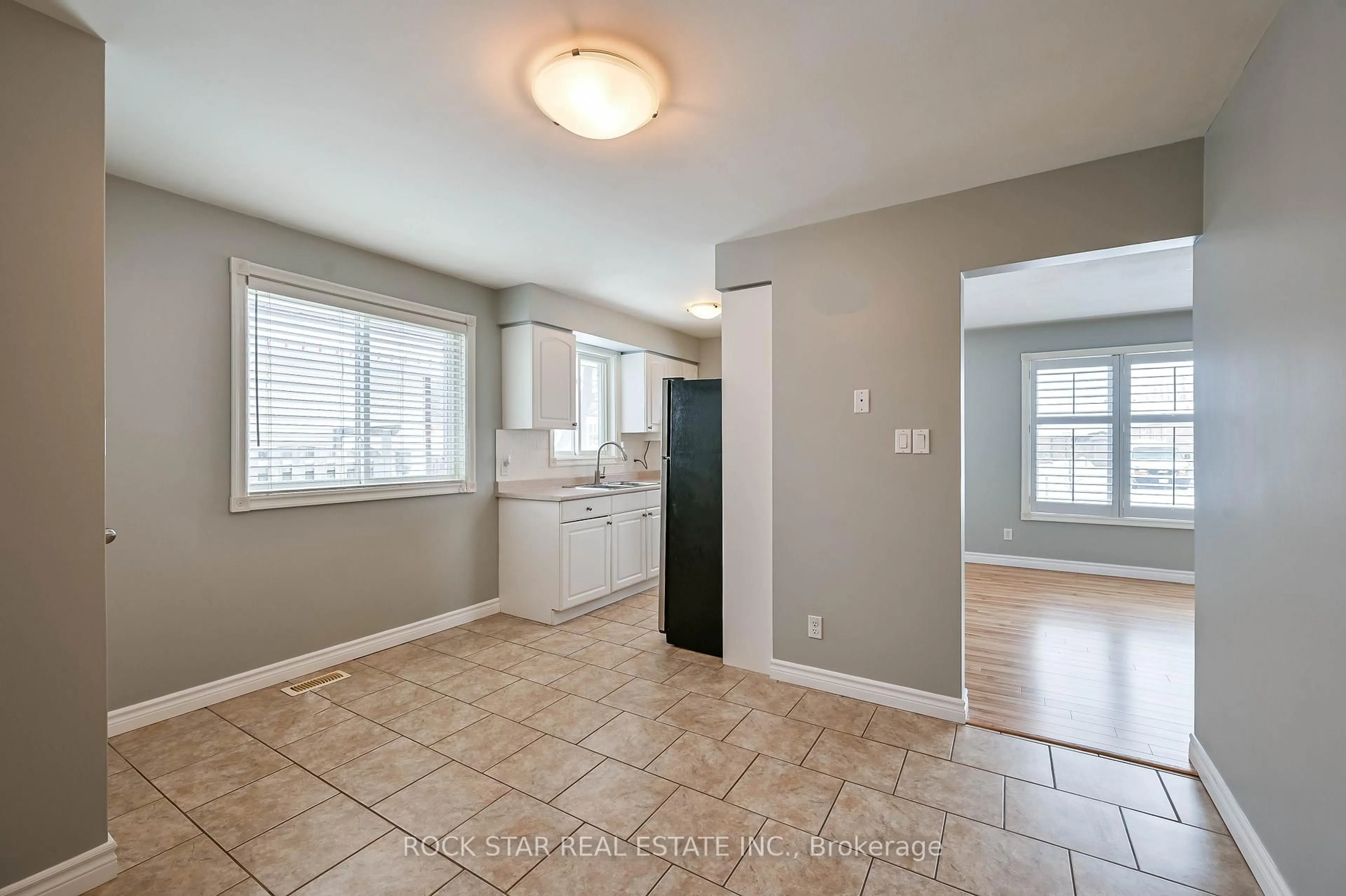 Unknown for 73 Barwood Cres, Kitchener Ontario N2E 1T9