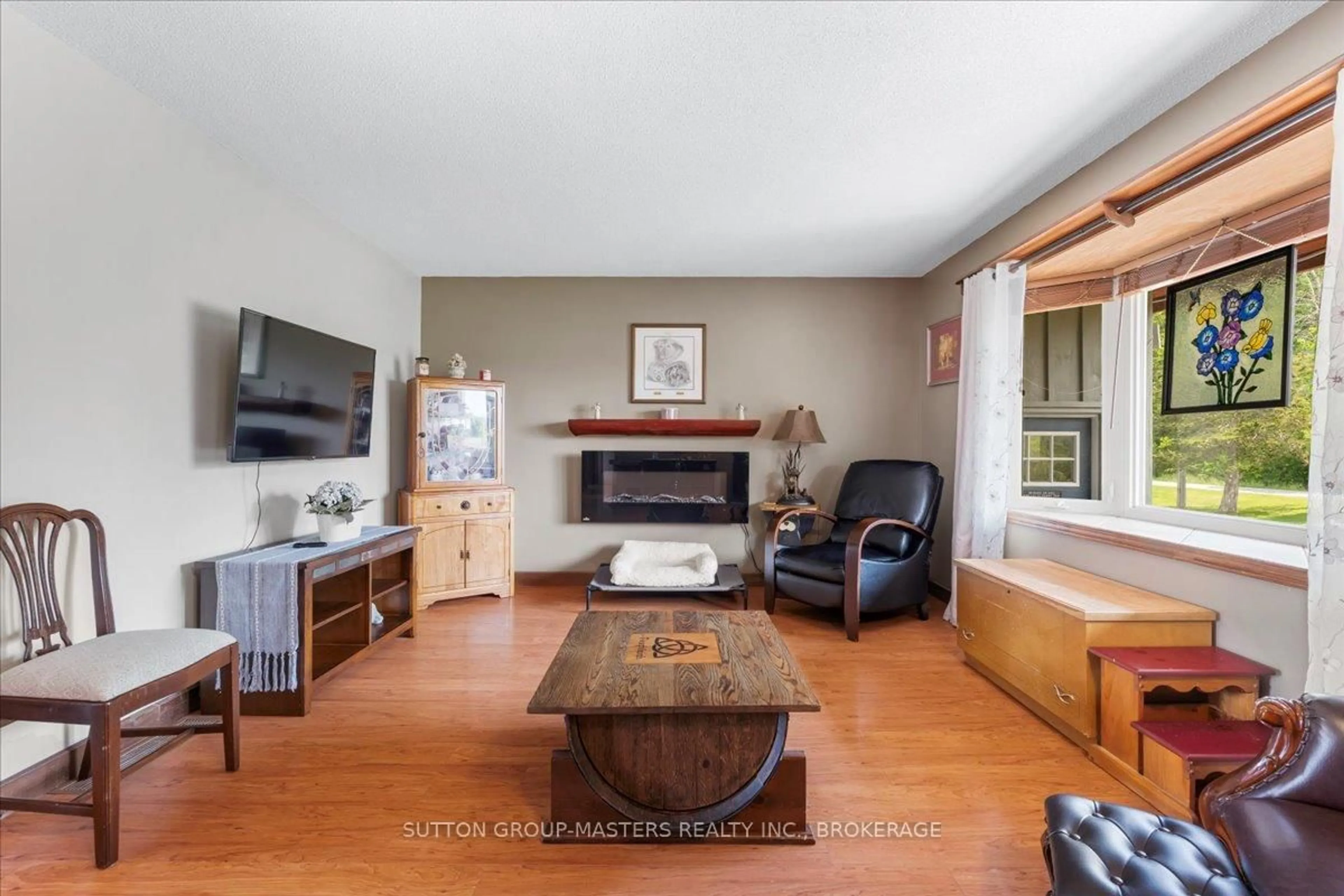 Living room with furniture, unknown for 84 Plumb Rd, Shannonville Ontario K0K 2N0