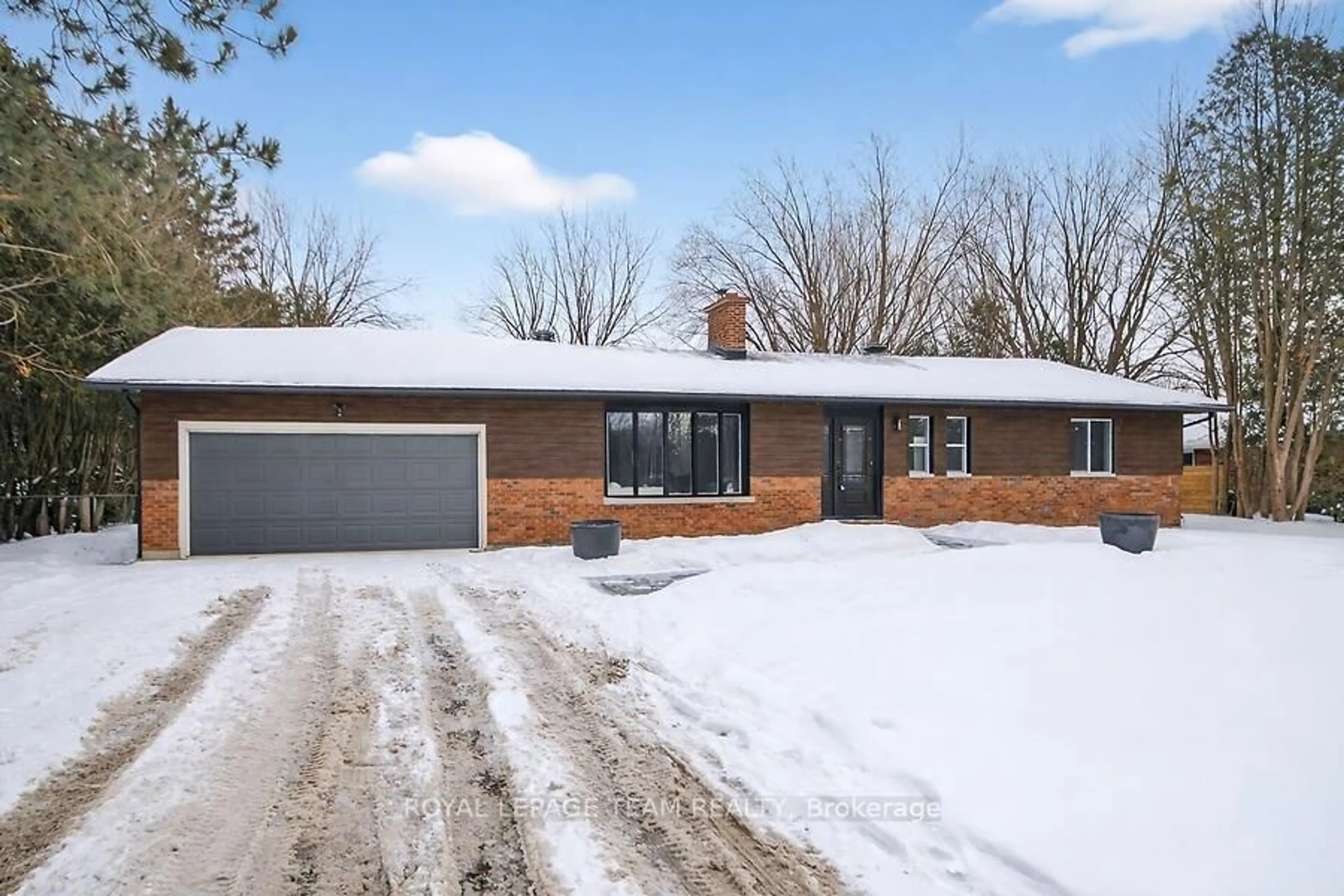 Home with brick exterior material, street for 6636 Marina Dr, Manotick Ontario K4M 1B3