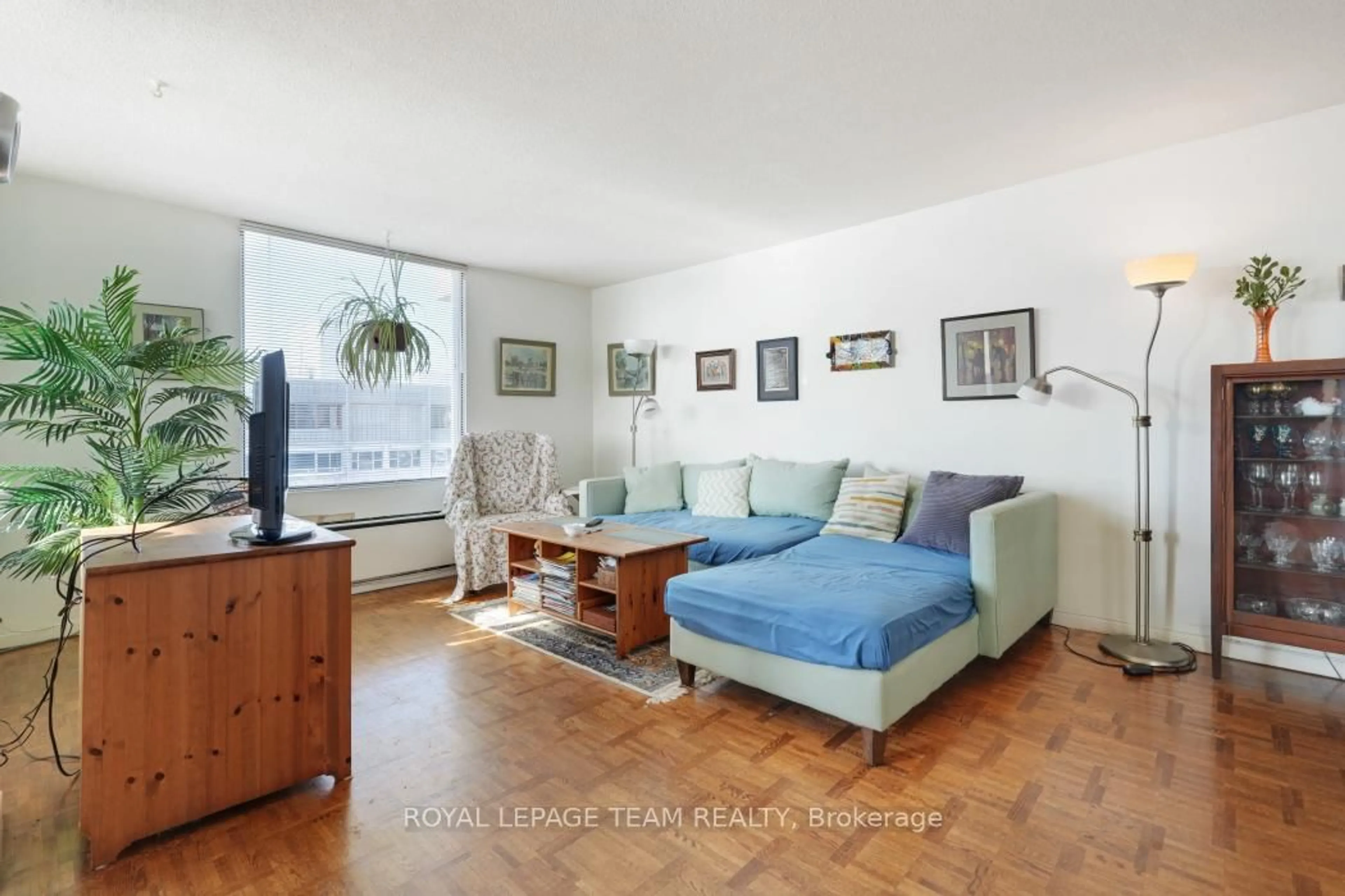 Living room with furniture, unknown for 40 Arthur St #1004, Ottawa Ontario K1R 7T5