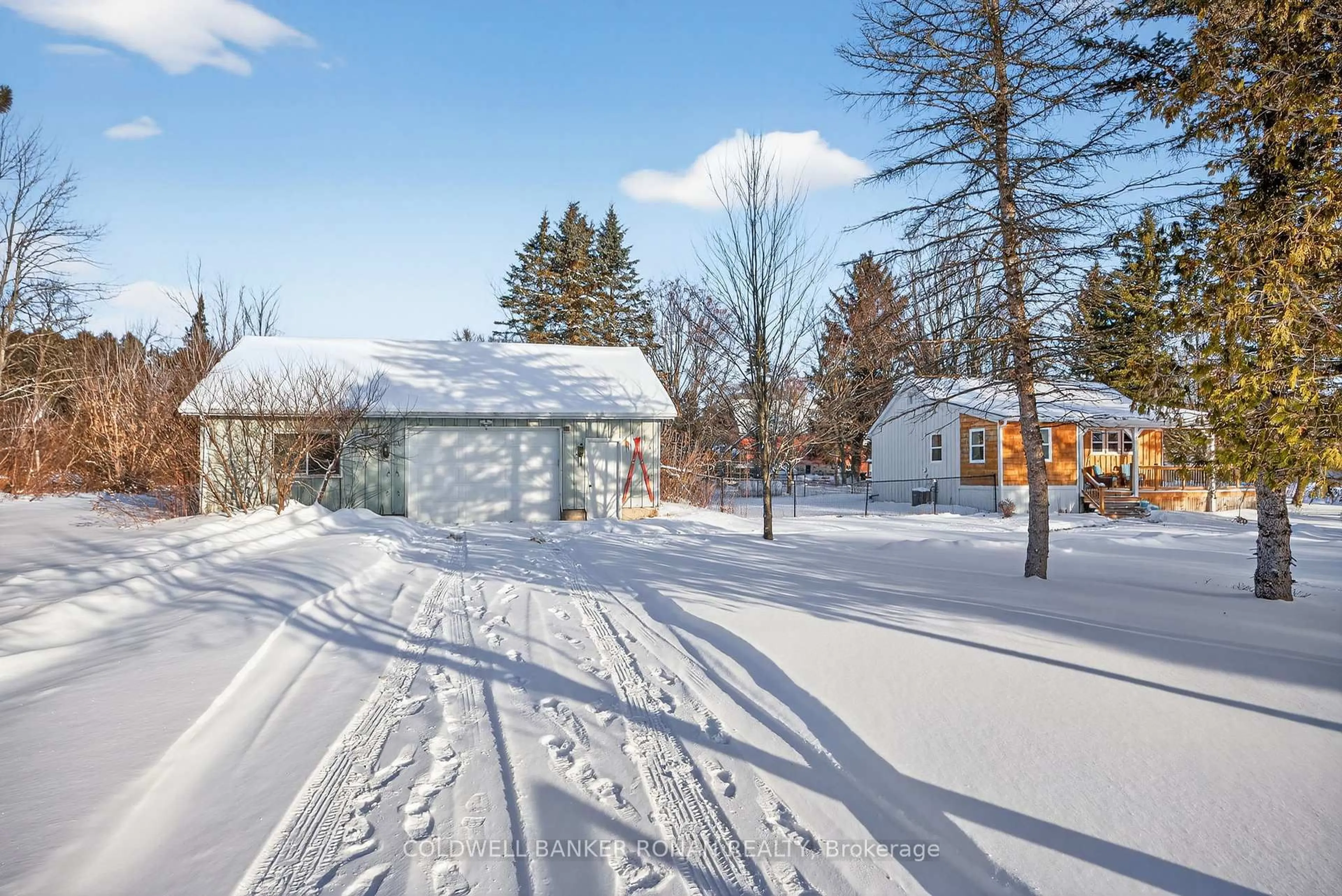 A pic from outside/outdoor area/front of a property/back of a property/a pic from drone, street for 667287 20 Sdrd, Mulmur Ontario L9V 0V6