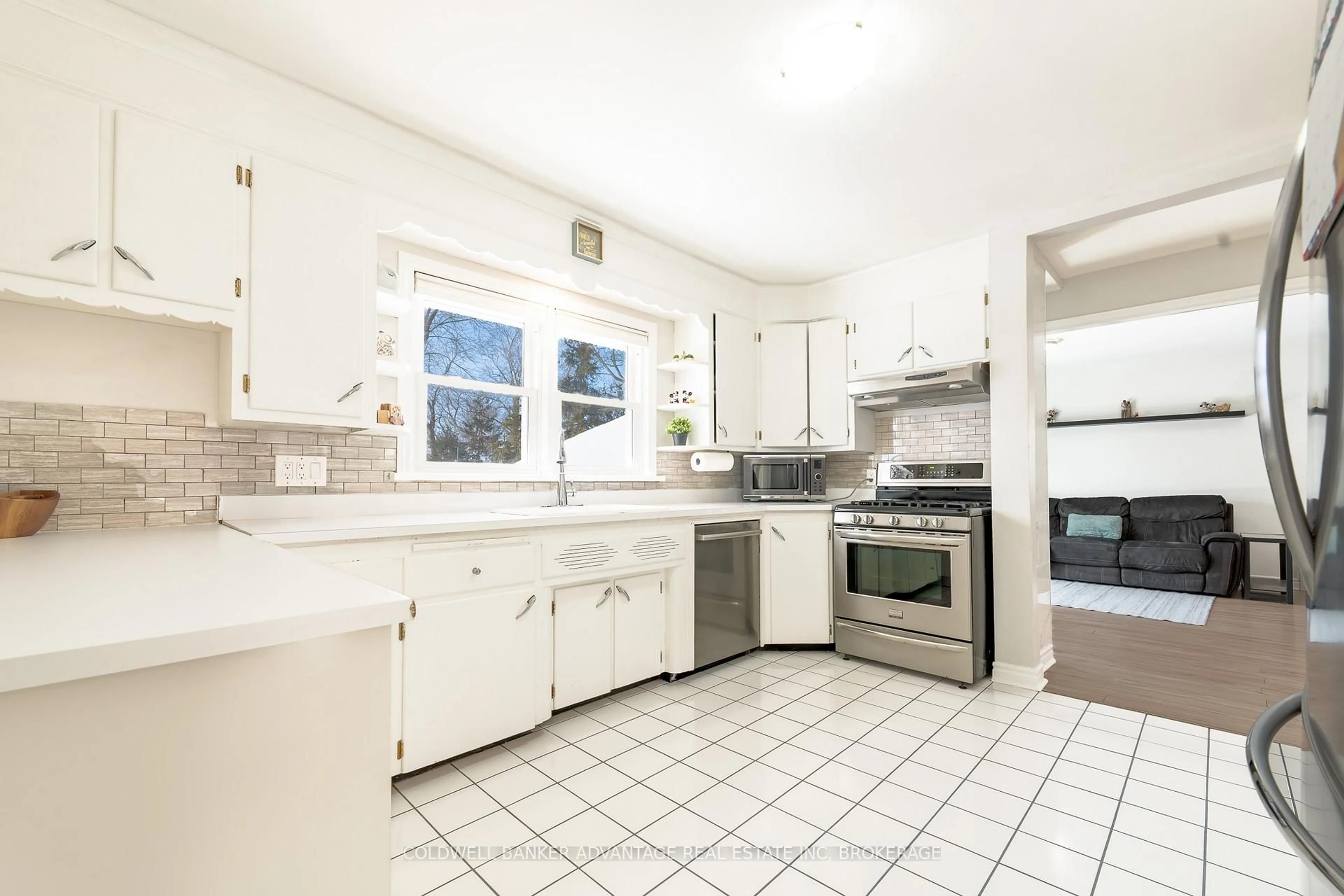 Standard kitchen, ceramic/tile floor for 52 Oak St, Port Colborne Ontario L3K 4S6