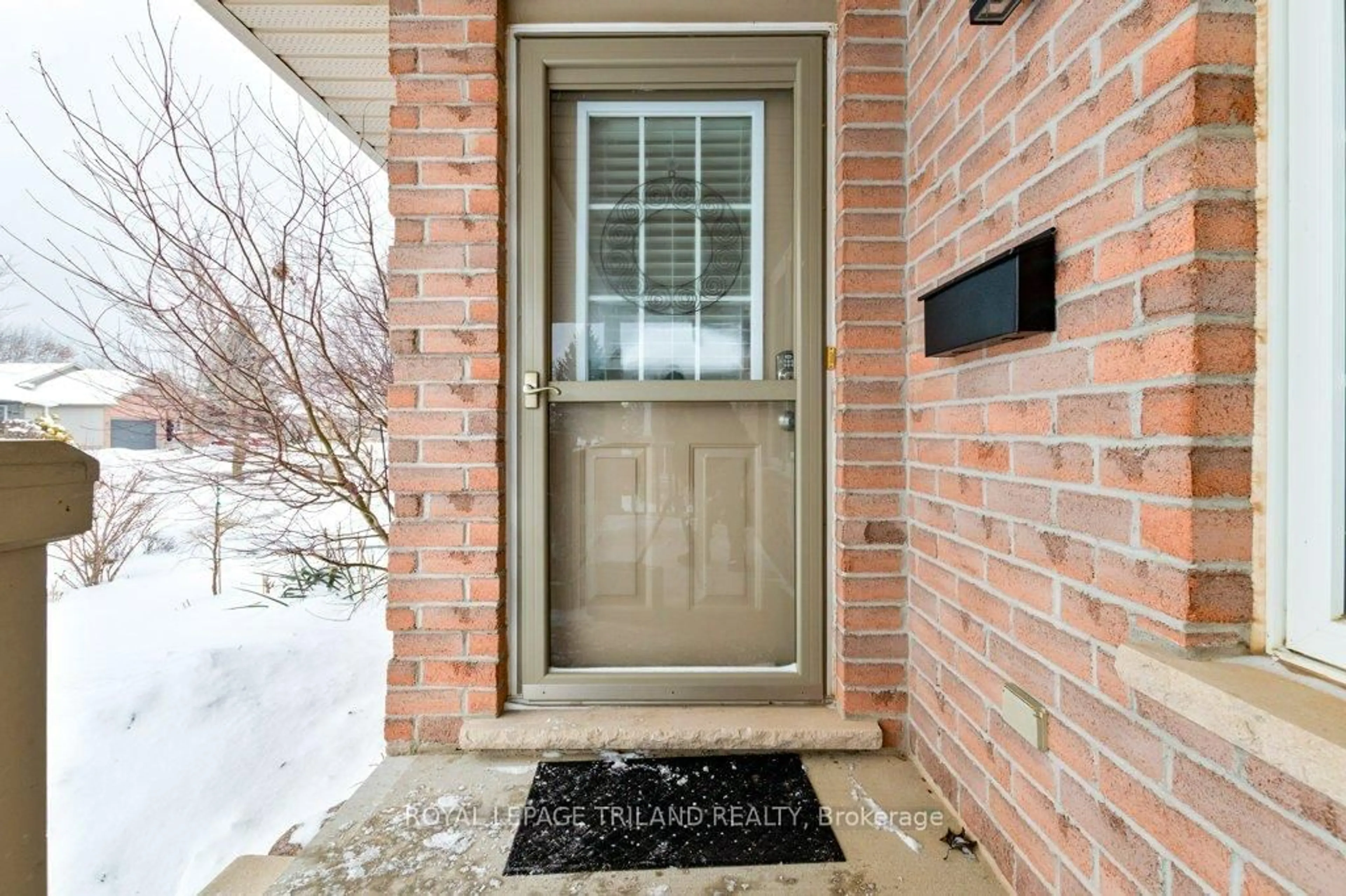 Indoor entryway for 530 Highview Dr, St. Thomas Ontario N5R 6G3