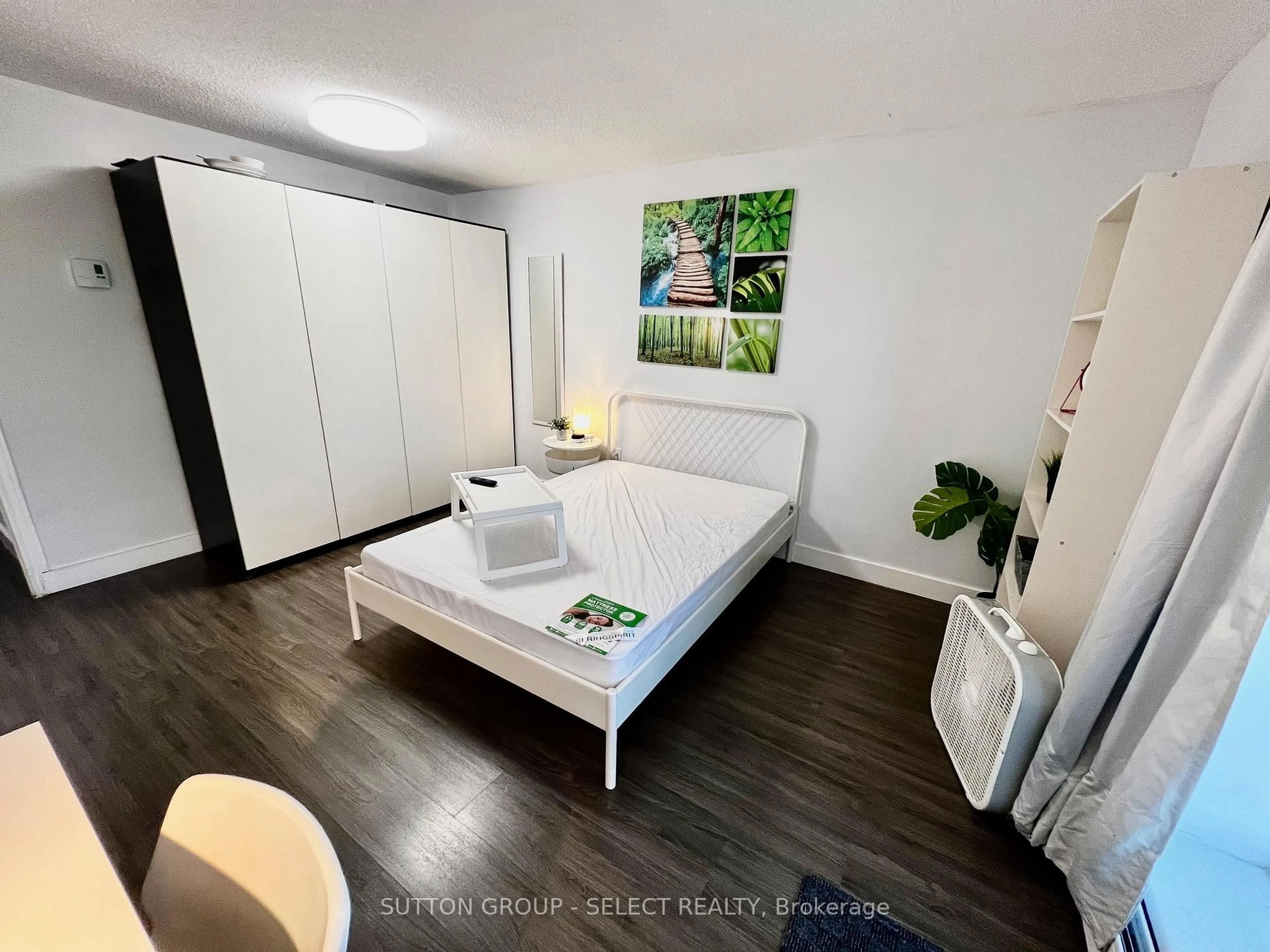 A pic of a room for 626 First St #505, London East Ontario N5V 2A2