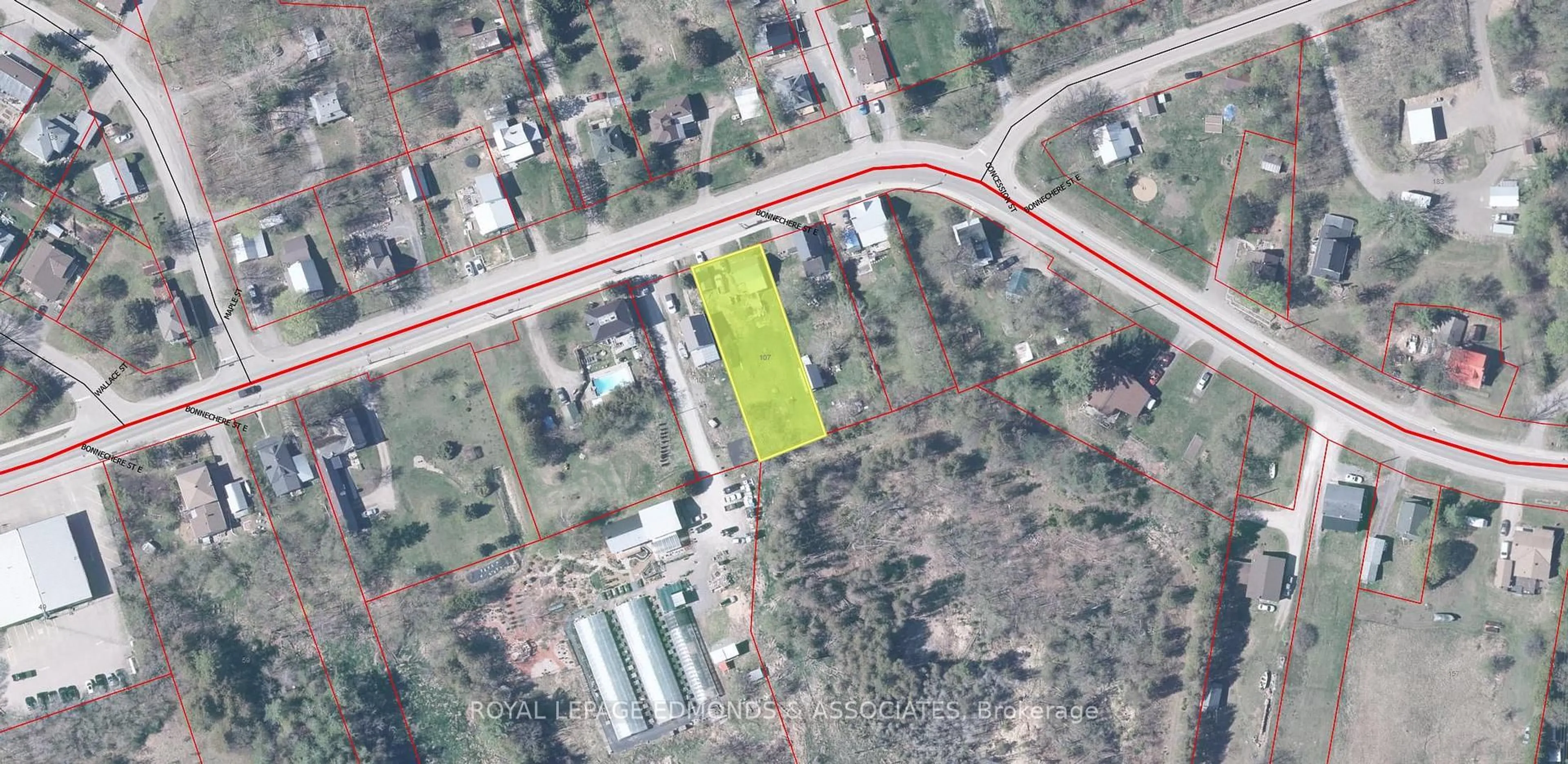 A pic from outside/outdoor area/front of a property/back of a property/a pic from drone, street for 107 Bonnechere St, Eganville Ontario K0J 1T0