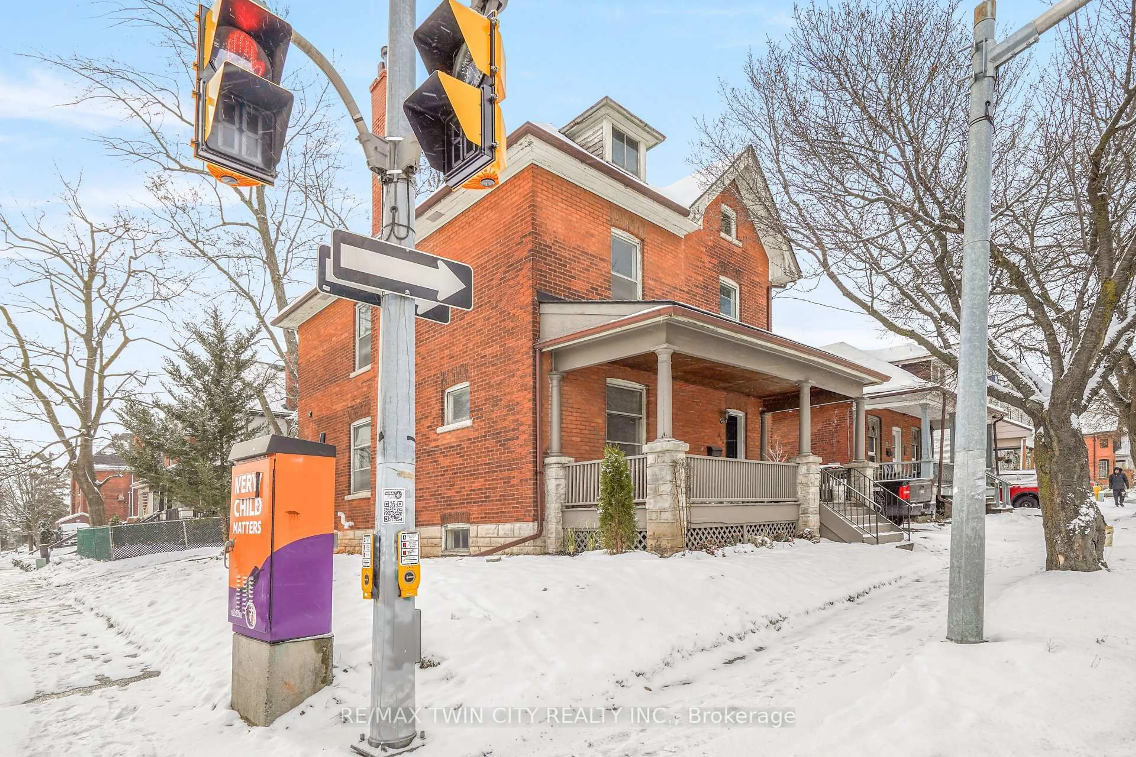 Unknown for 353 Dalhousie St, Brantford Ontario N3S 3V9