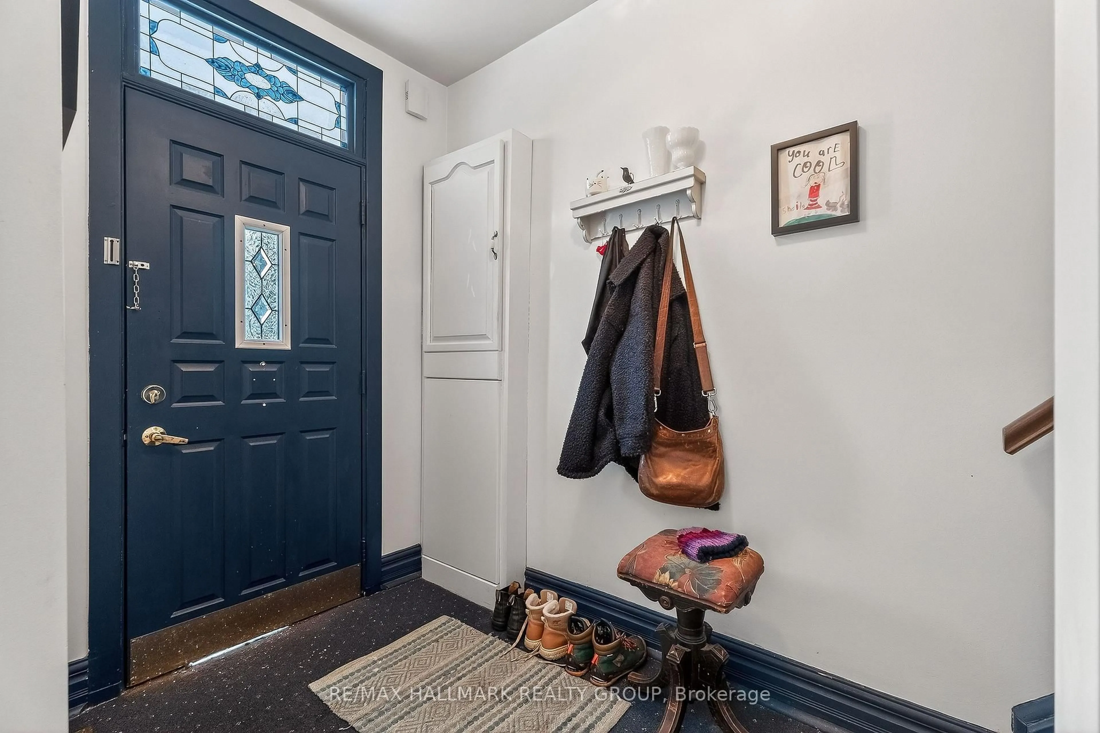 Indoor entryway for 77 King George St, Ottawa Ontario K1K 1V4