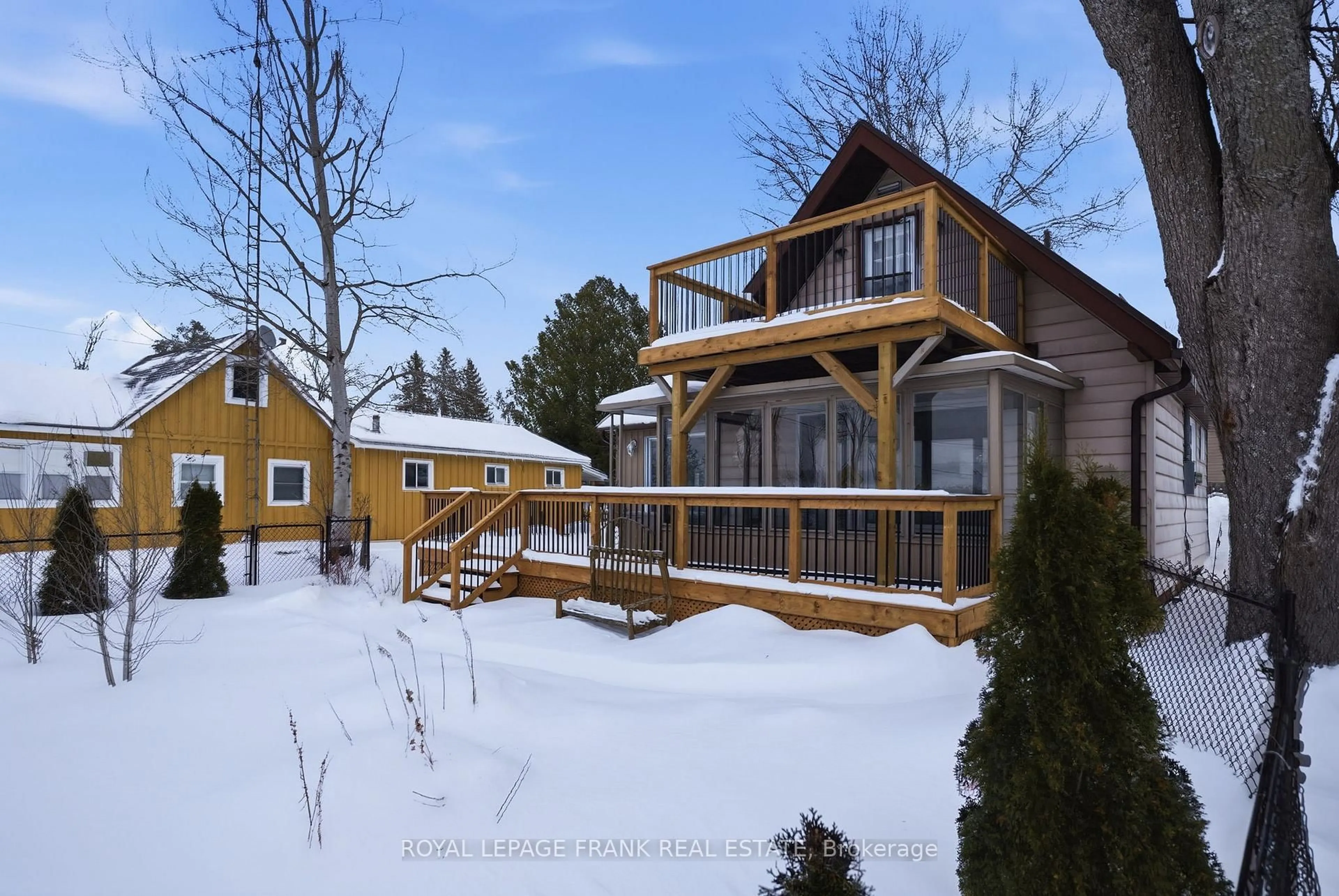 A pic from outside/outdoor area/front of a property/back of a property/a pic from drone, street for 10 Elk St, Kawartha Lakes Ontario K0M 1L0