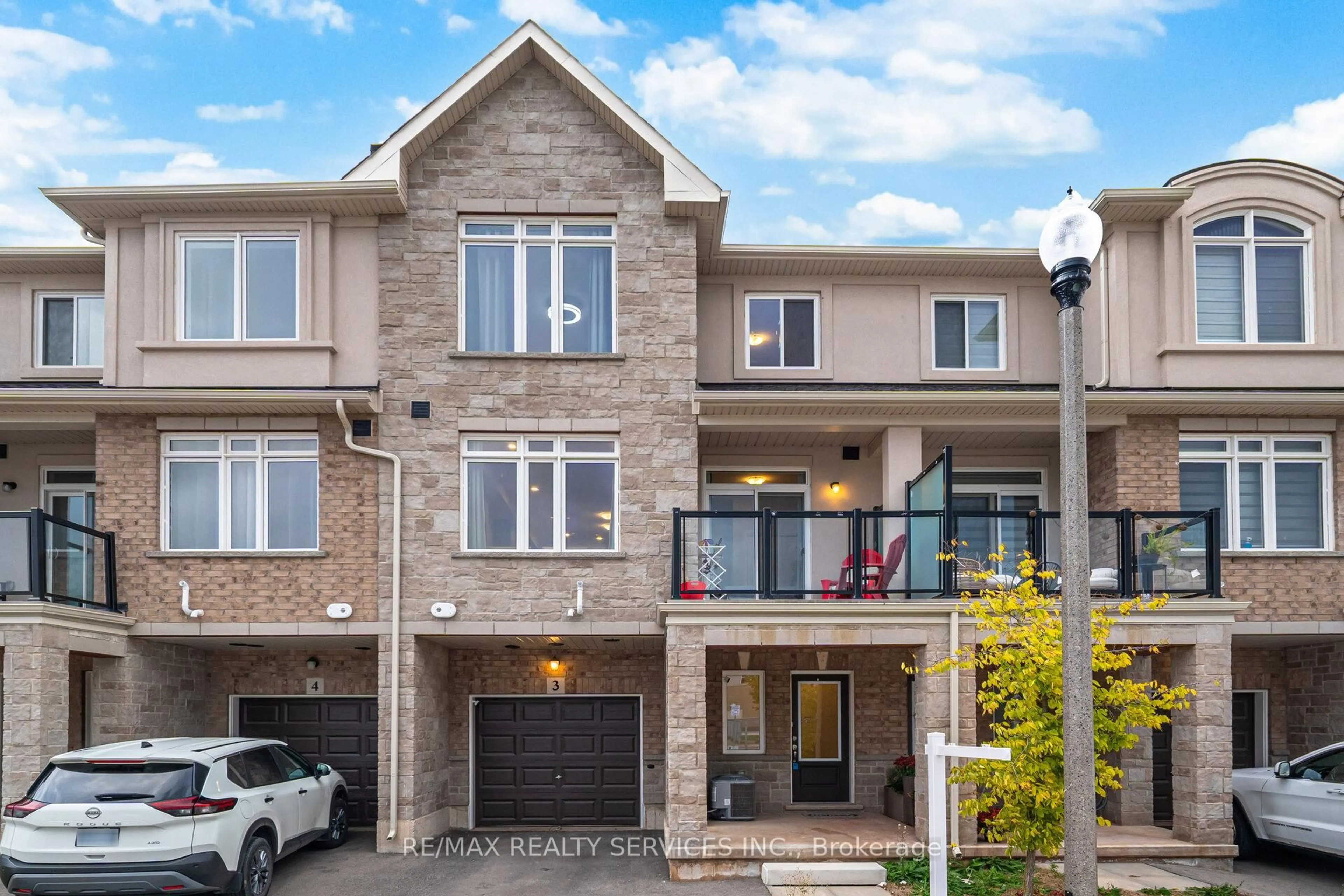 Home with brick exterior material, street for 40 Zinfandel Dr #3, Hamilton Ontario L8E 0L1