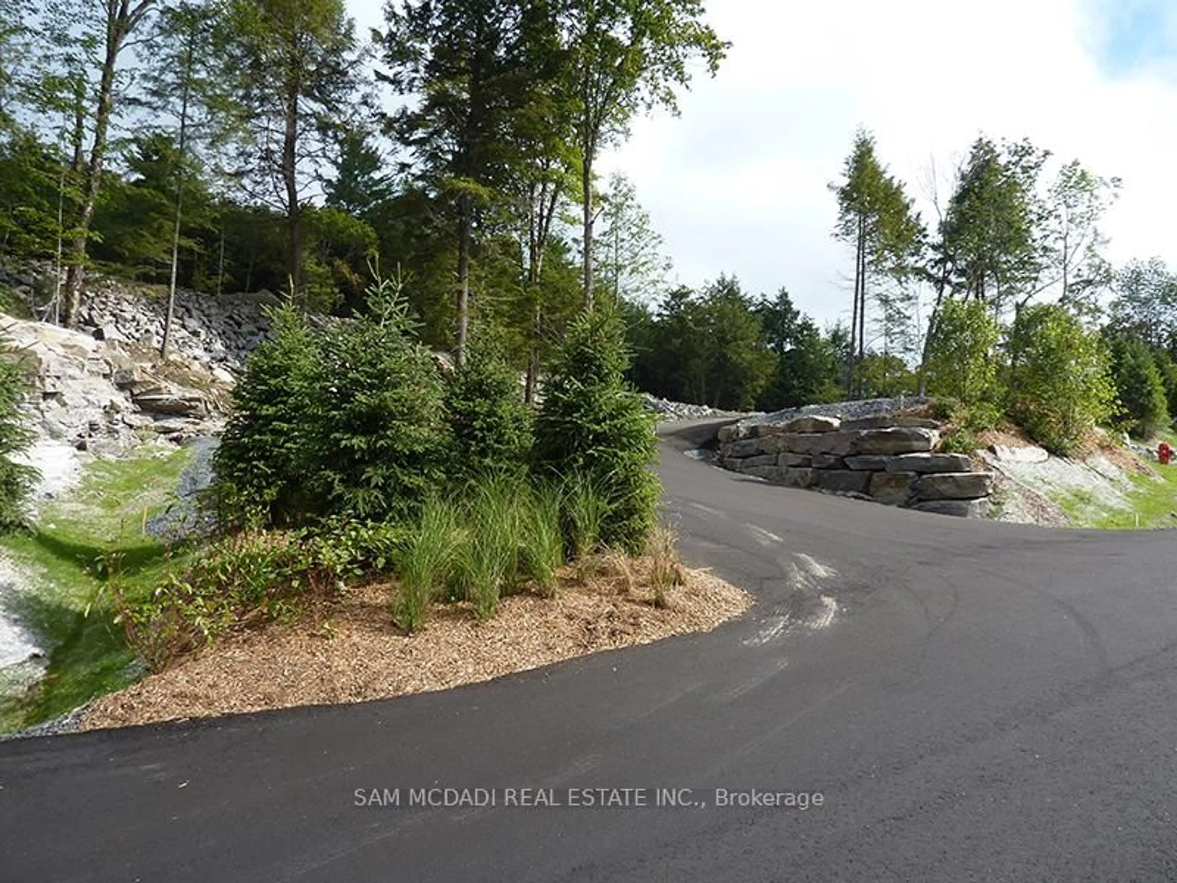 A pic from outside/outdoor area/front of a property/back of a property/a pic from drone, unknown for 2 Tree Tops Lane #102, Huntsville Ontario P1H 0B8