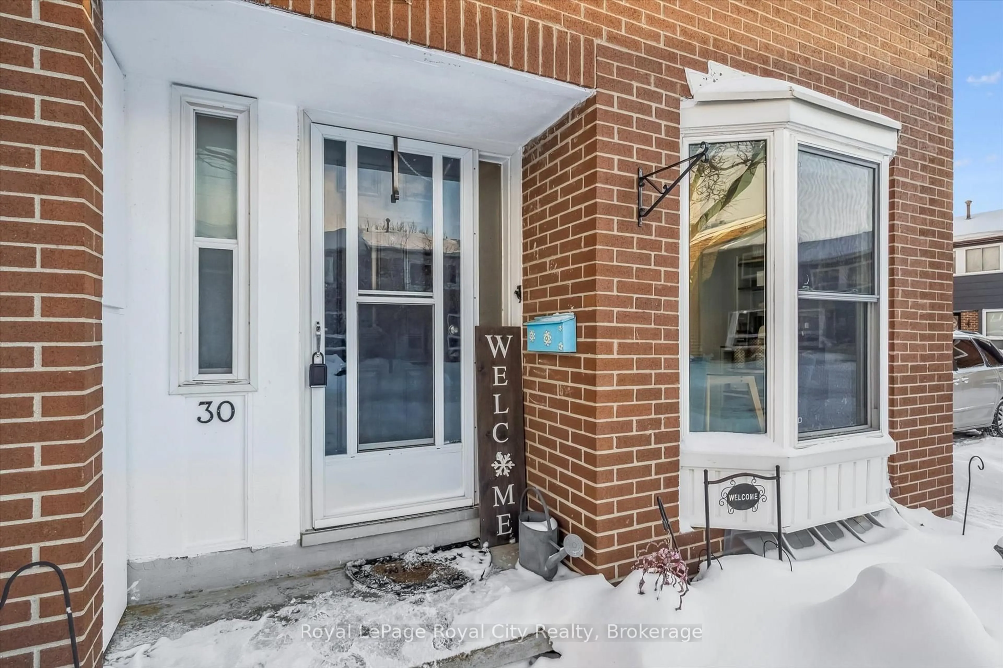 Indoor entryway for 121 Bagot St #30, Guelph Ontario N1H 5T8